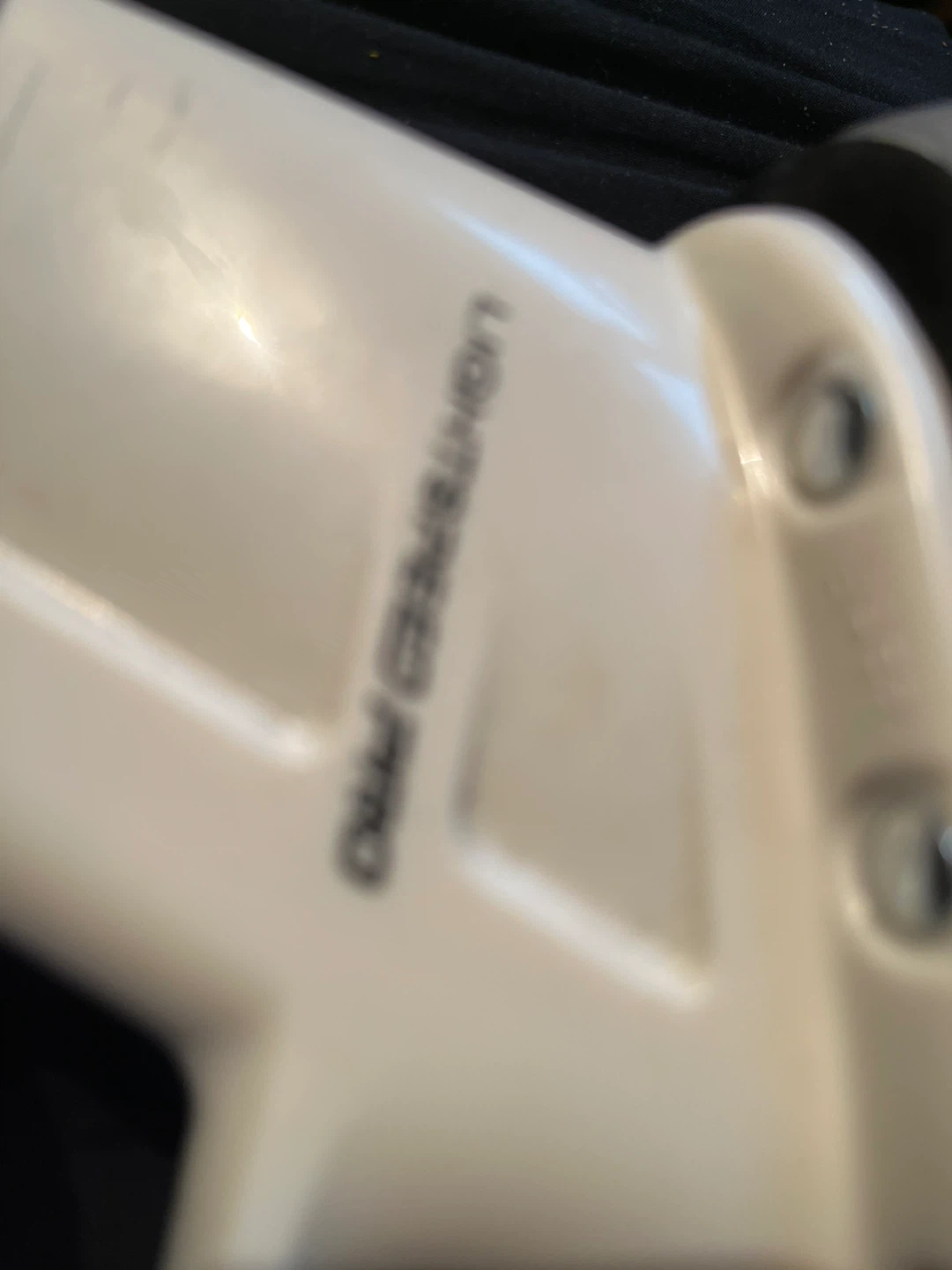 Nike  Bauer hockeys skates with skate gaurds - photo 3
