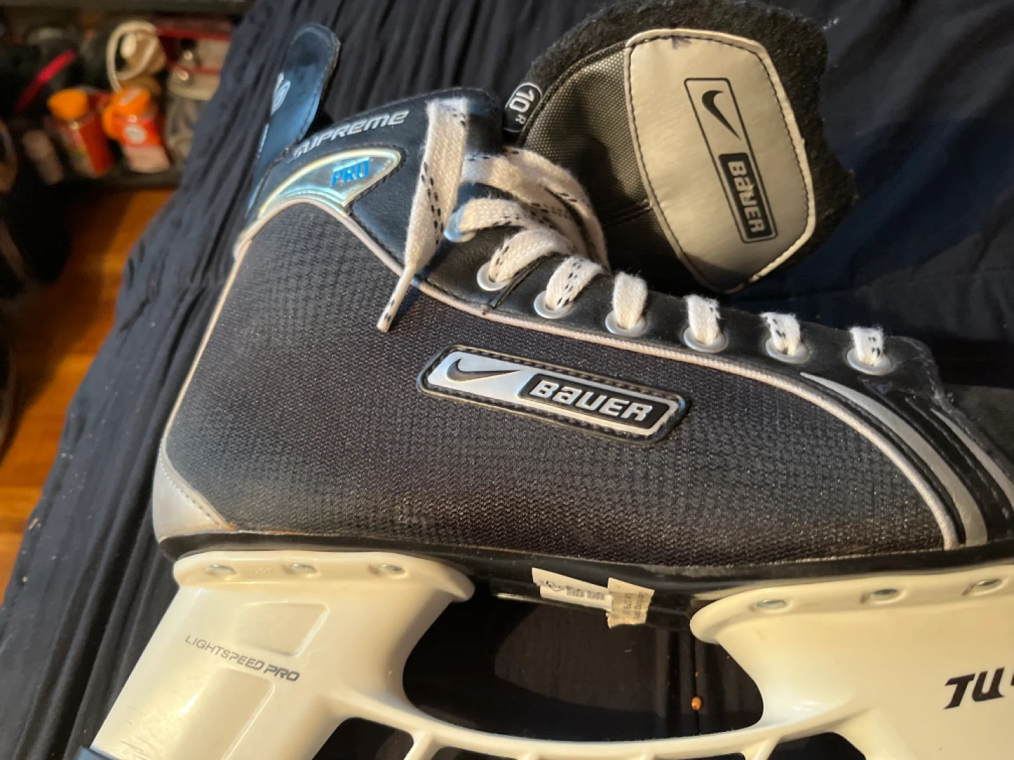 Nike  Bauer hockeys skates with skate gaurds - photo 5