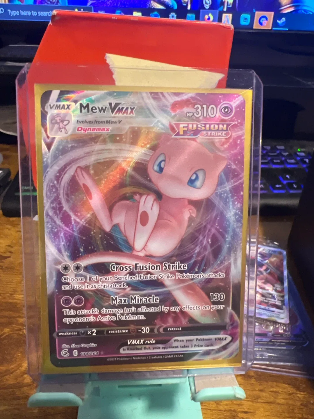 Mew VMAX Fusion Strike Pokemon Card