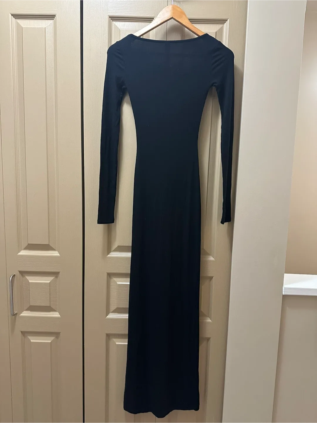 Skims Black Maxi Dress - Size XXS image indicator(2)