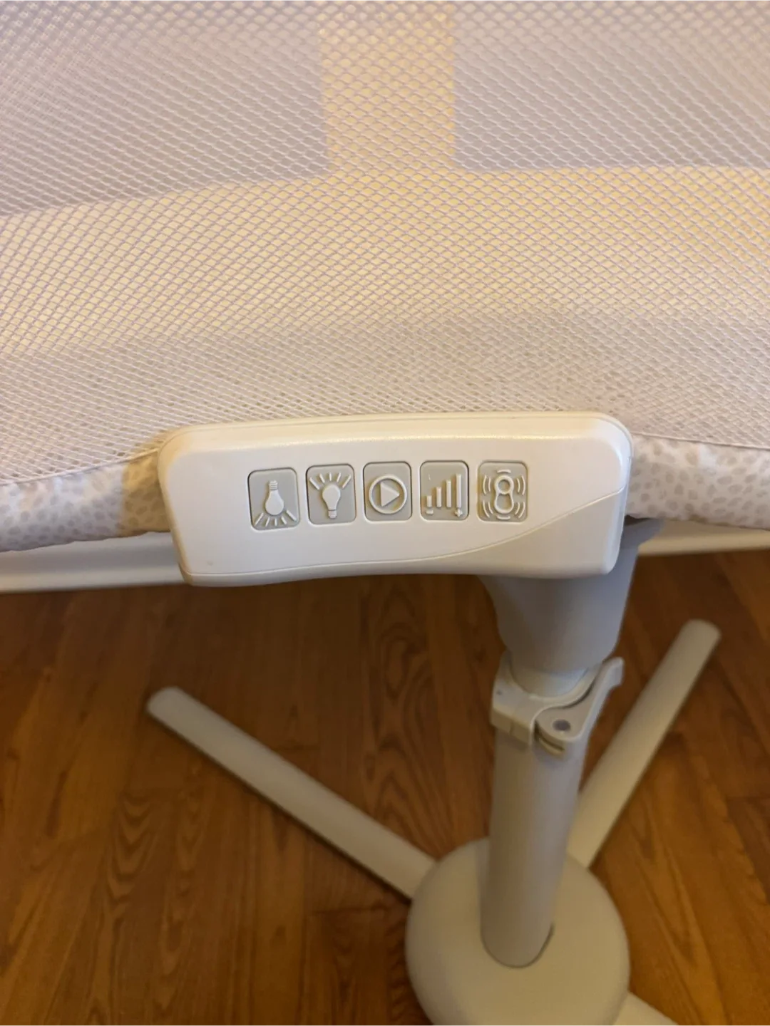 Halo Bassinest Swivel Sleeper image indicator(3)