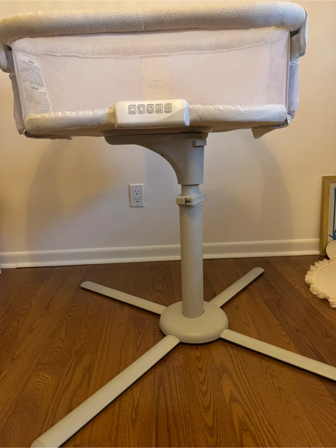 Halo Bassinest Swivel Sleeper image indicator(2)