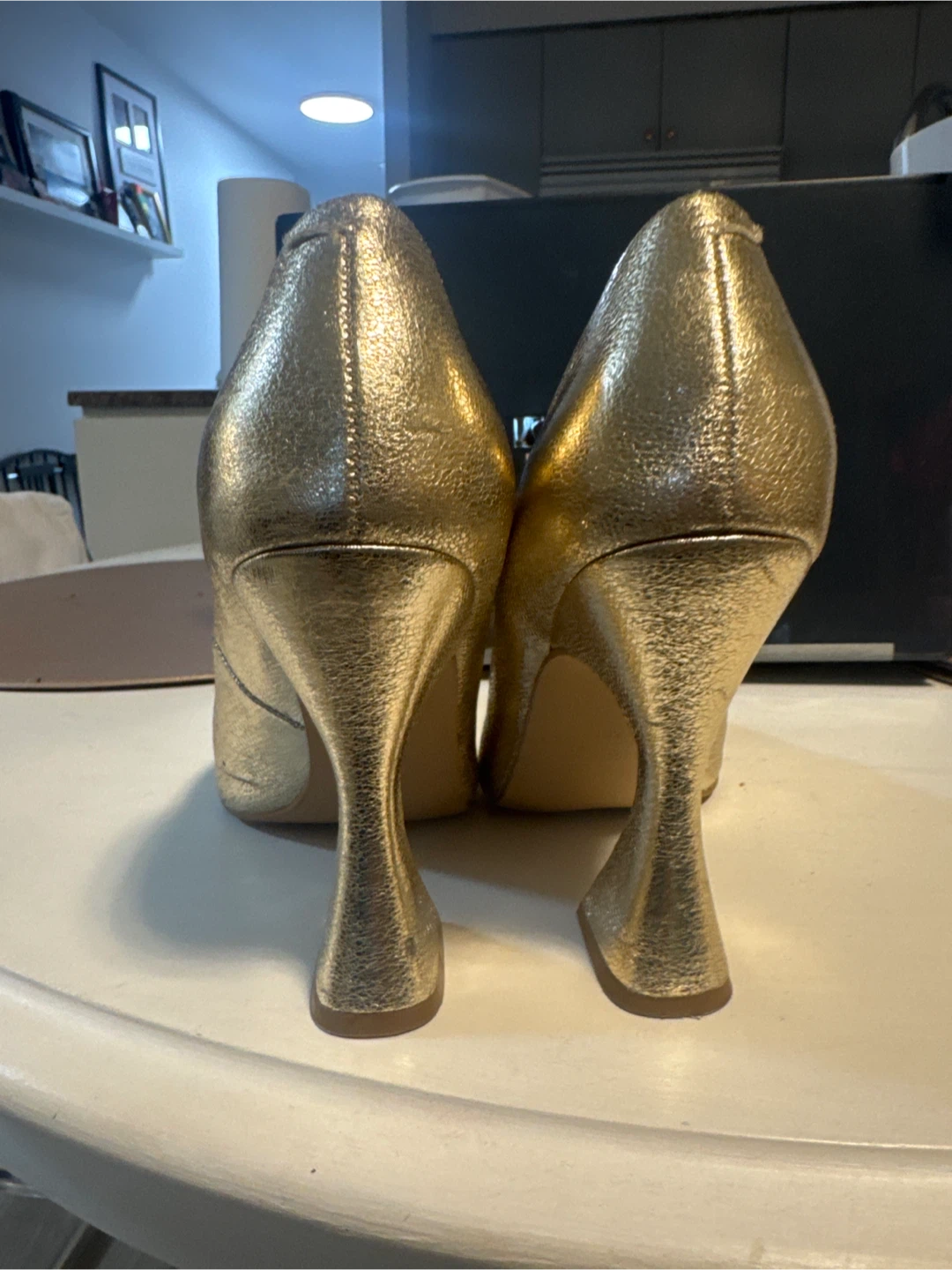 Steve Madden Gold Heels, Size 7.5 - photo 3