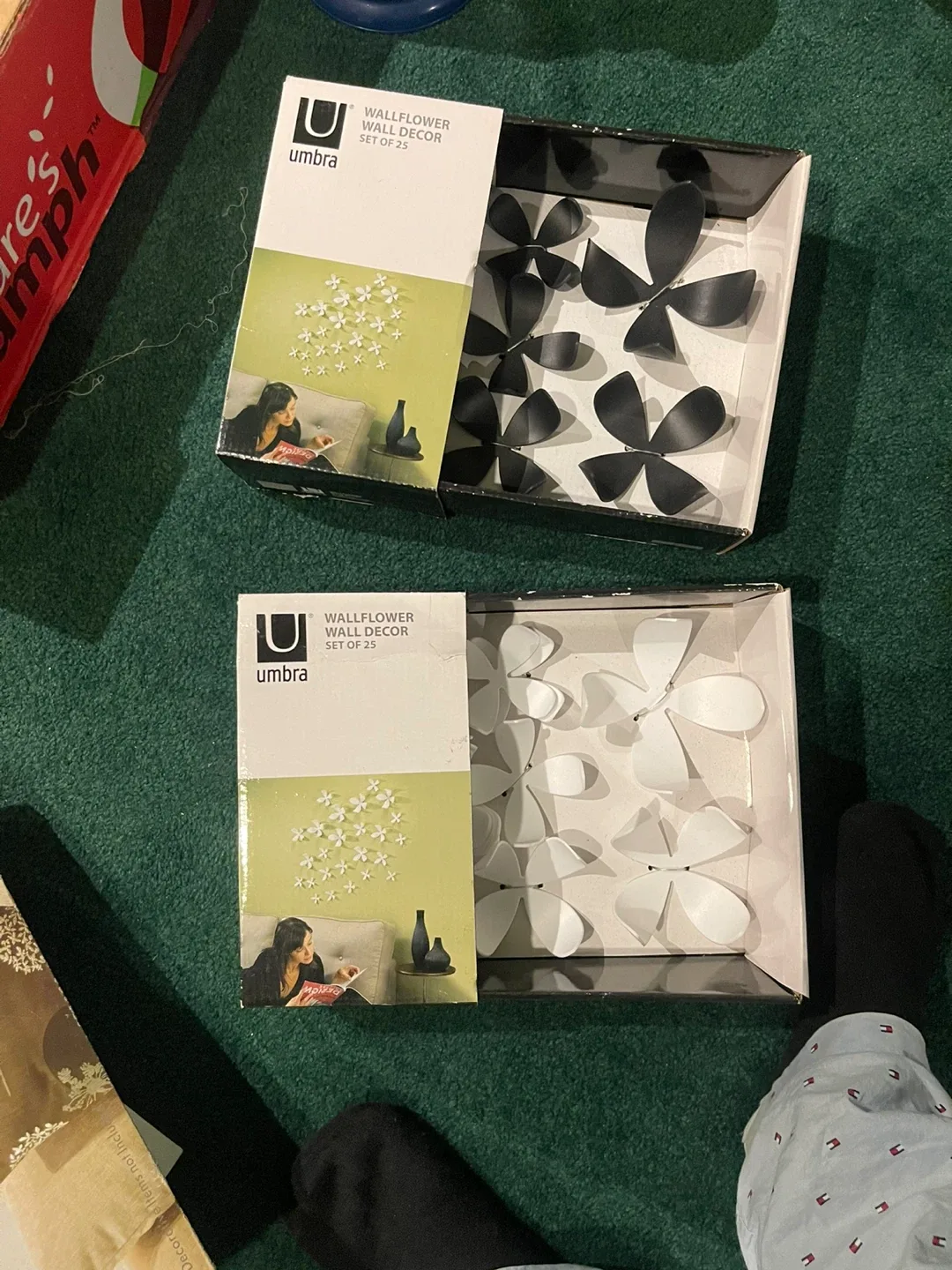 Umbra Wallflower Wall Decor Set of 25 image indicator(2)