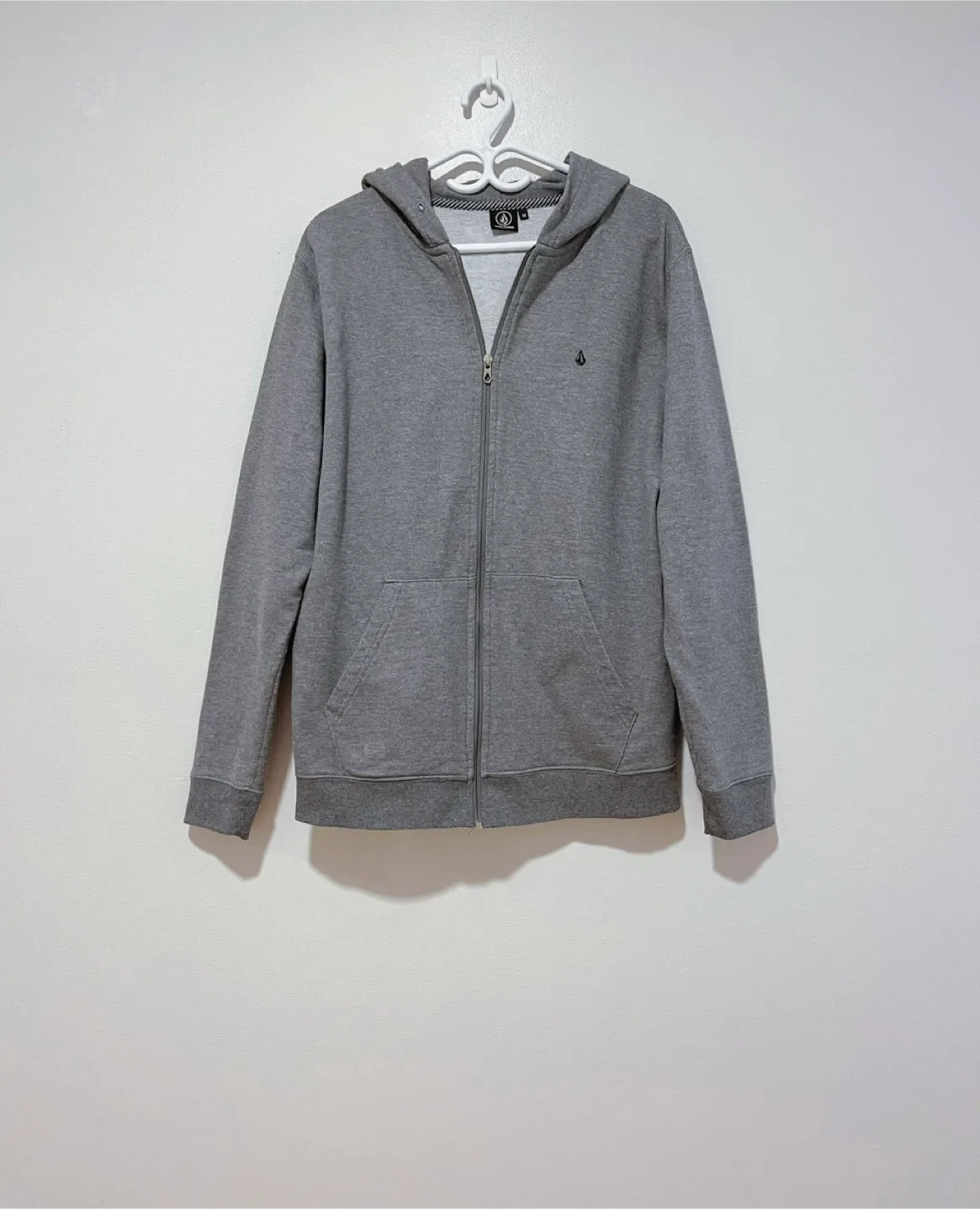 Men’s Volcom Fleece Hoodie & Old Navy Fleece Joggers - Size M image indicator(2)