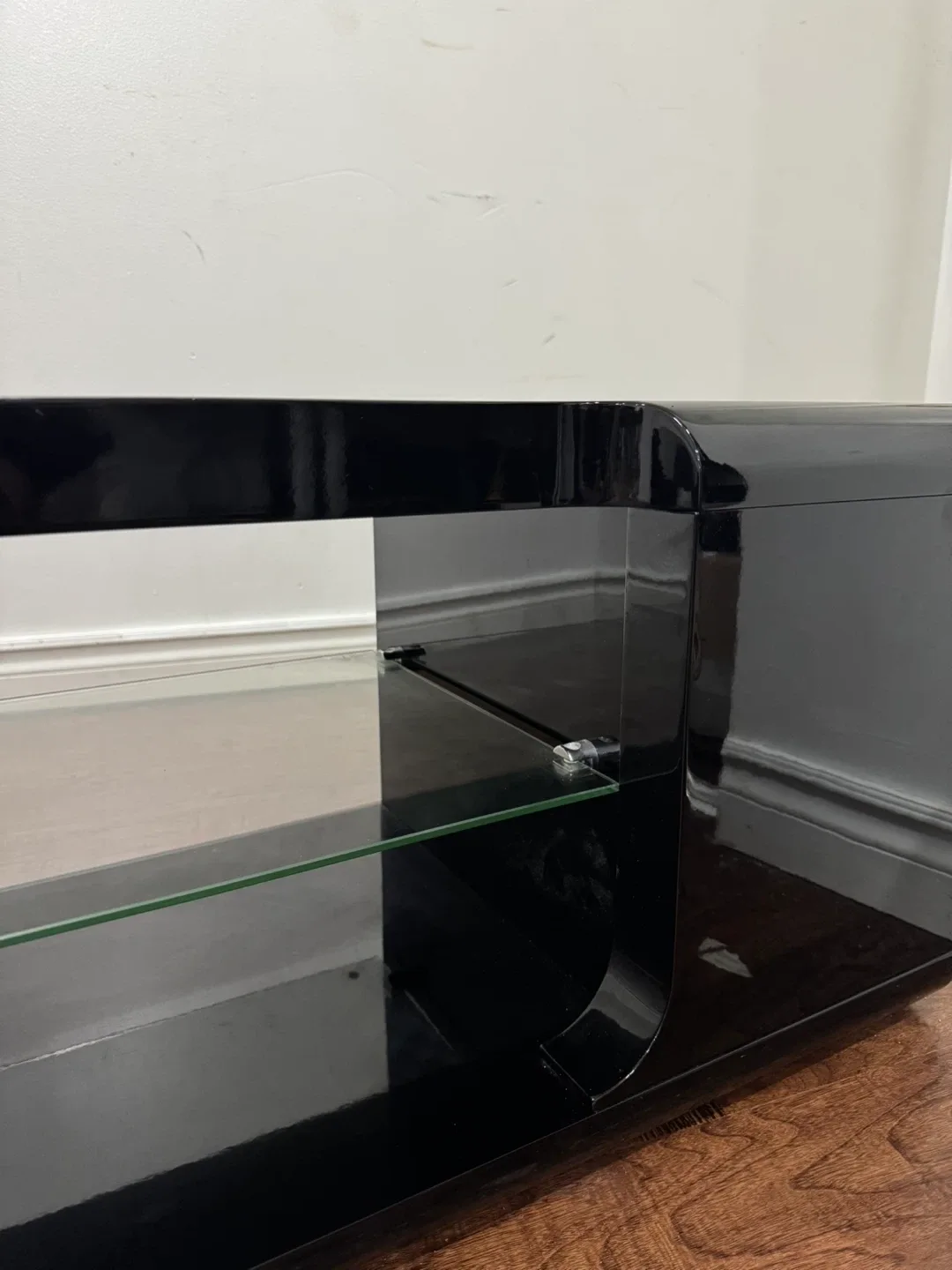 60” Glossy Black TV Stand with tempered Glass Shelf image indicator(4)