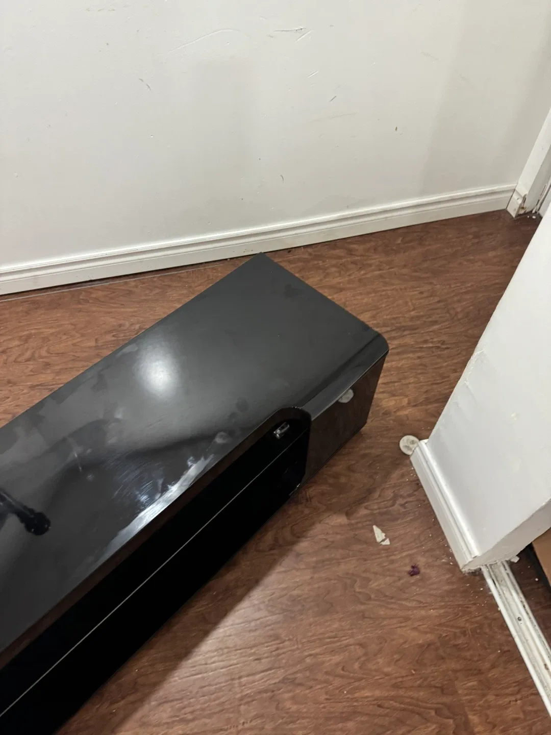 60” Glossy Black TV Stand with tempered Glass Shelf image indicator(7)