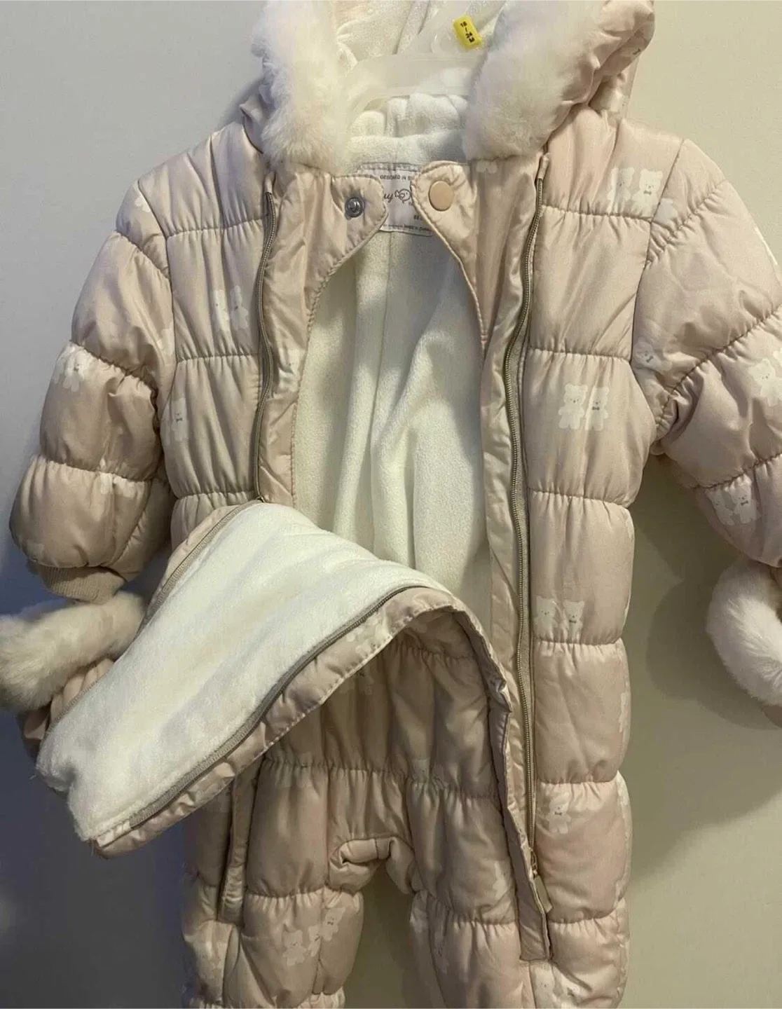 Practically New: Maroyal Kids Snowsuit - 6 Months image indicator(4)