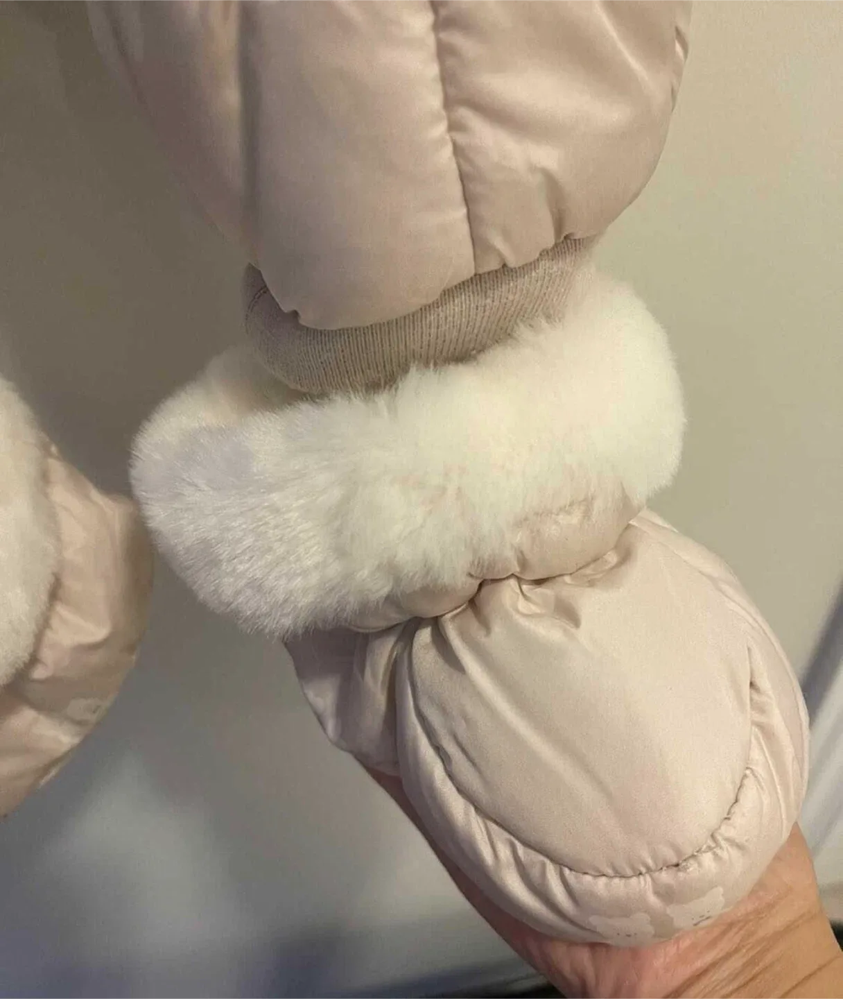 Practically New: Maroyal Kids Snowsuit - 6 Months image indicator(3)