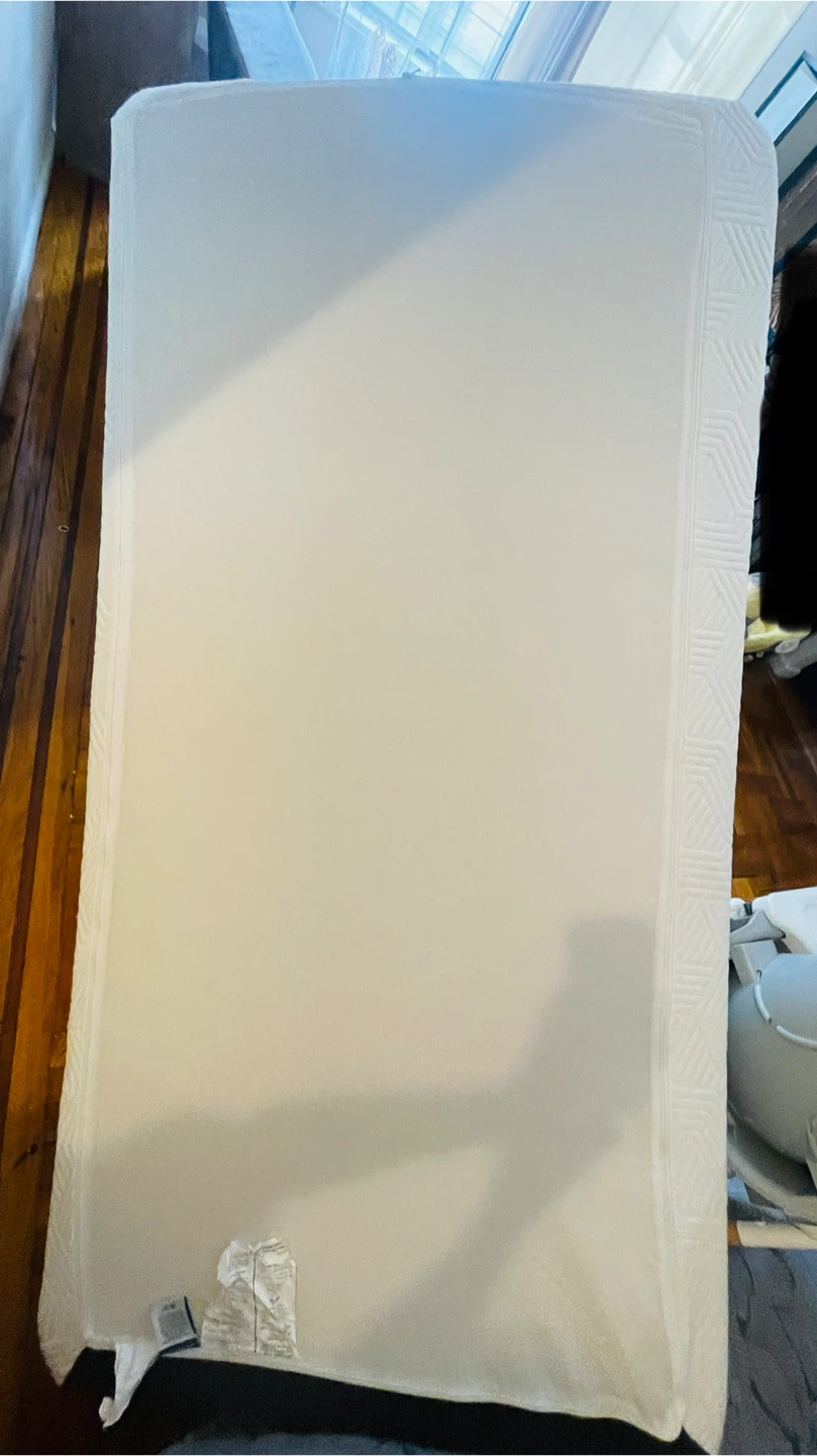 Lucid Memory Foam Mattress Twin( Moving Out) - photo 2