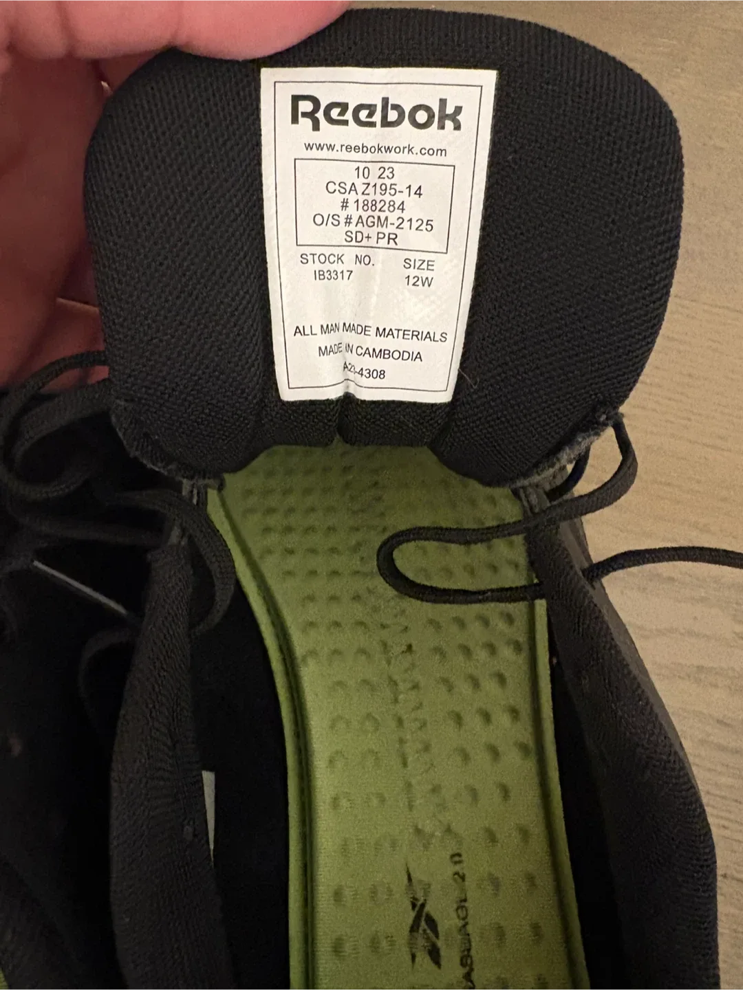 Reebok safety shoes, Size 12W image indicator(3)