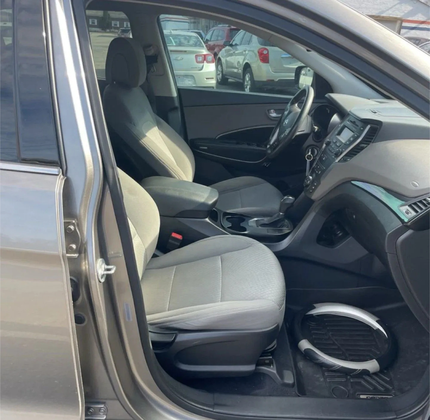 2014 Hyundai Santa Fe SUV - Gray image indicator(6)