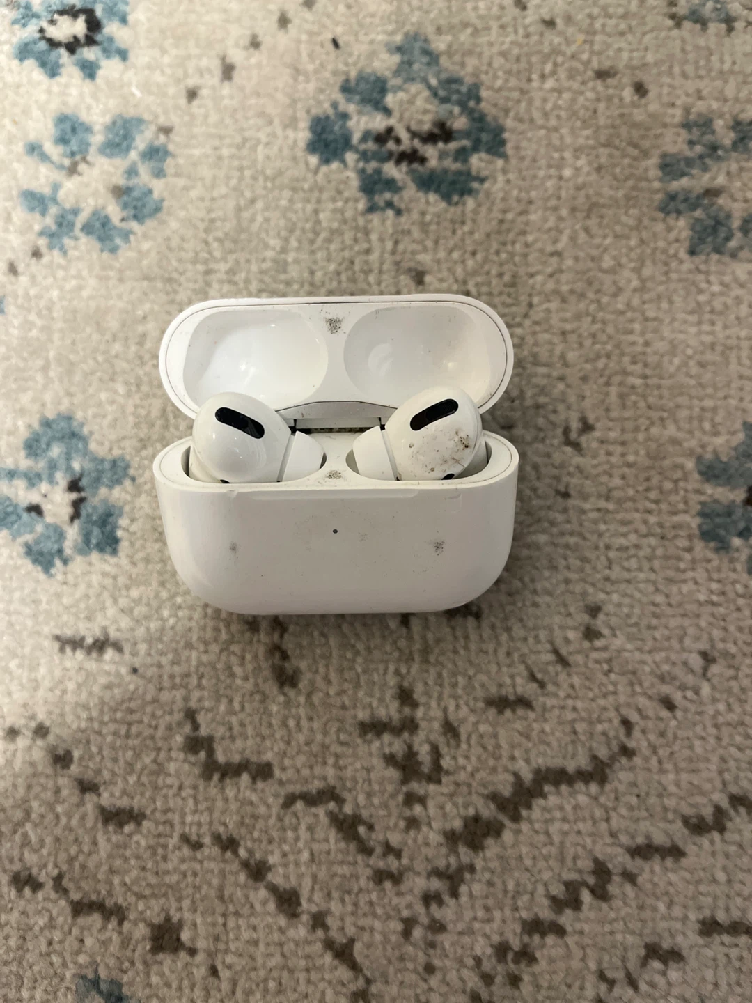 Apple AirPods Pro (2nd generation) - photo 3