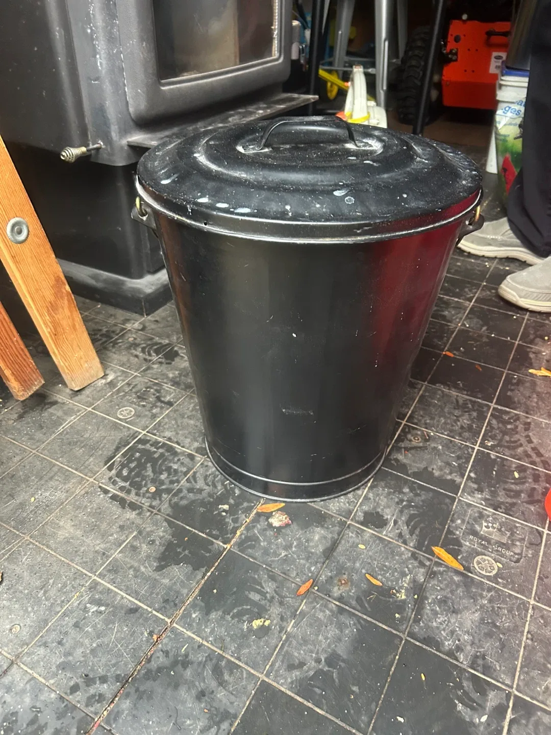 Black Wood Stove & Accessories image indicator(4)