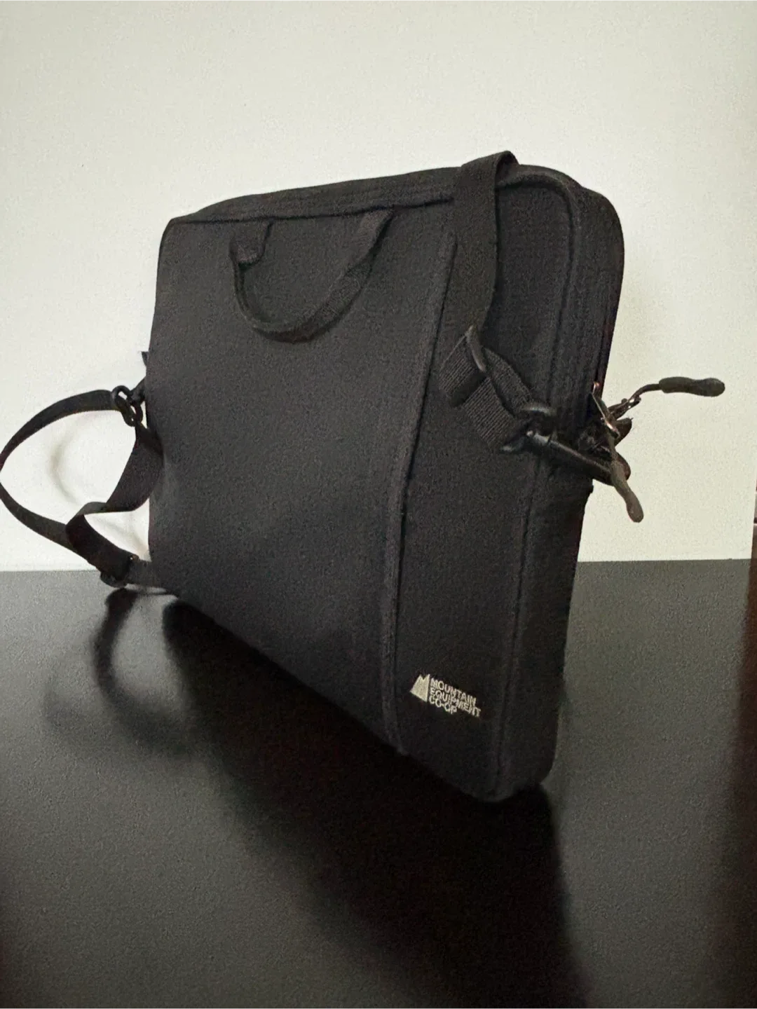 Mountain Equipment Co-op Black Laptop Bag image indicator(2)