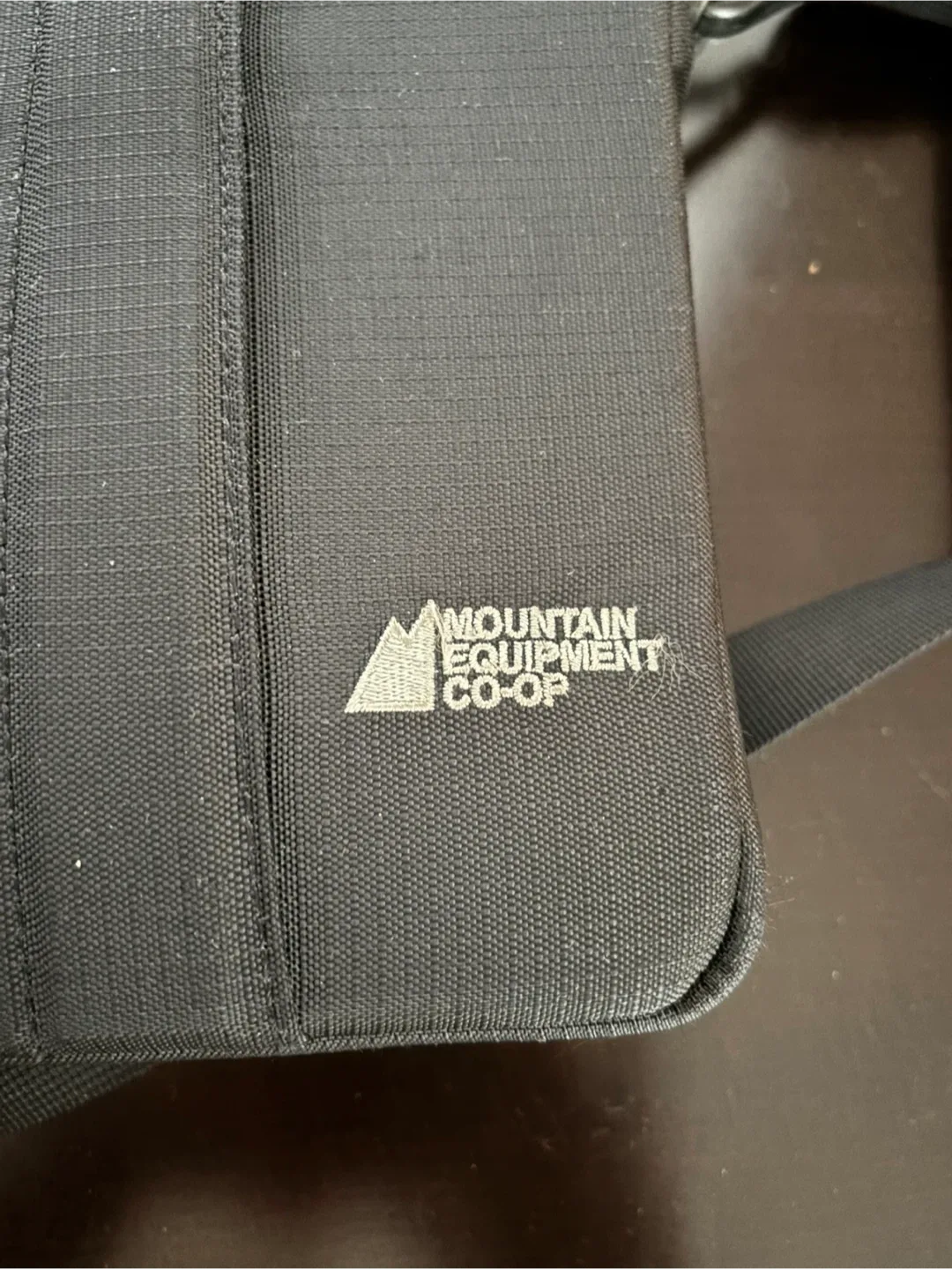 Mountain Equipment Co-op Black Laptop Bag image indicator(4)