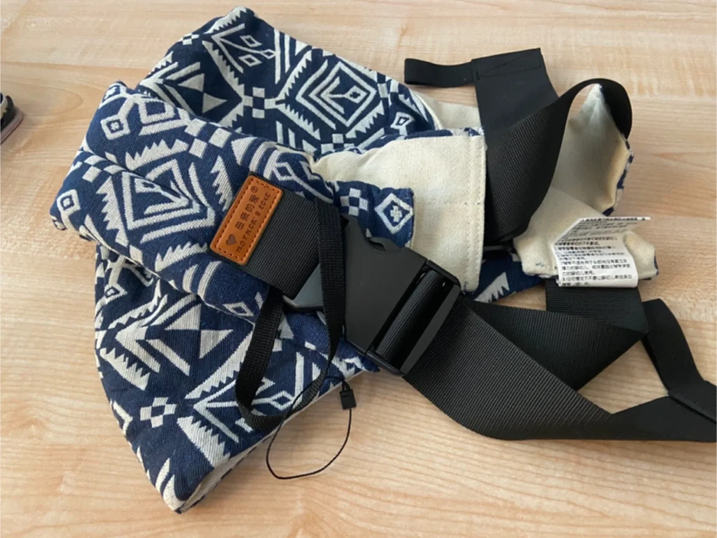 Carreler Blue Sailboat Baby Sling Carrier image indicator(2)