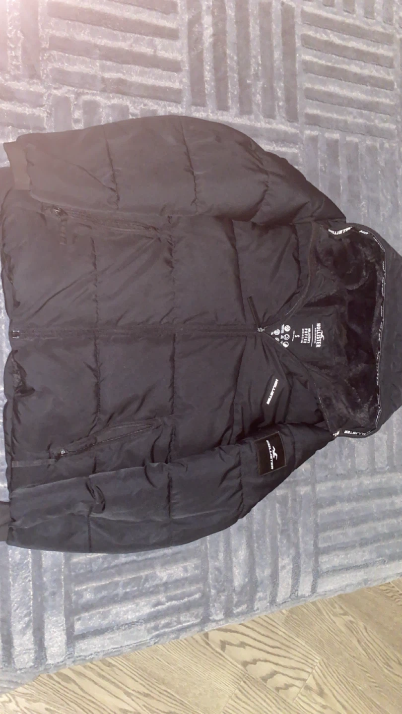 Hollister Puffer Jacket - Size S
