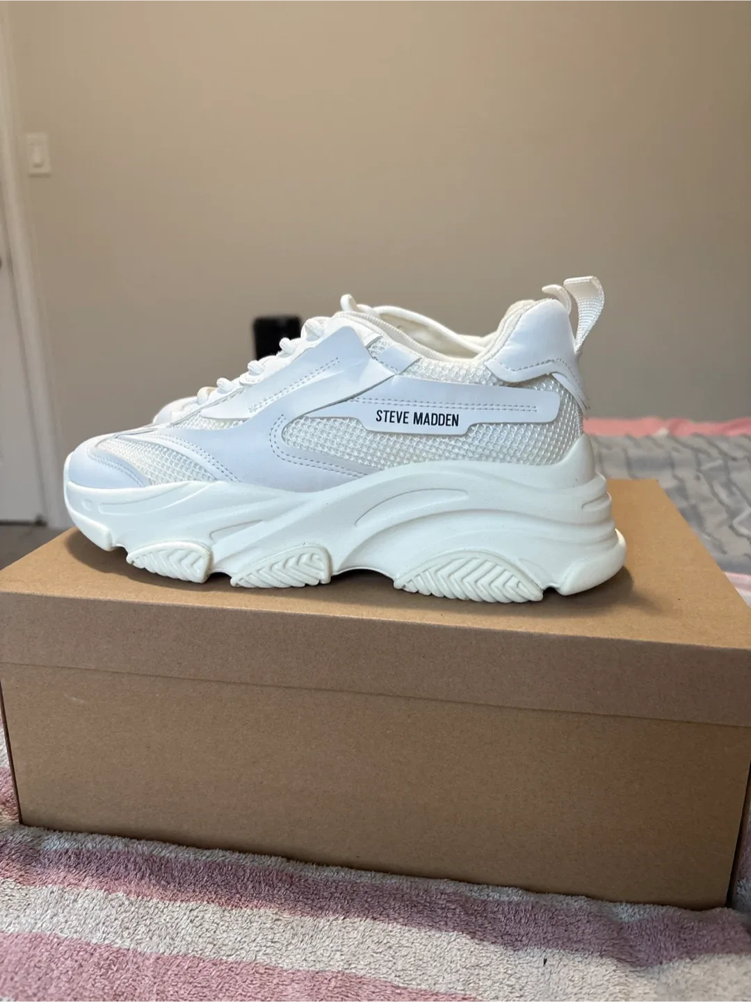 Steve Madden Possession White Sneakers - Size 8 image indicator(2)