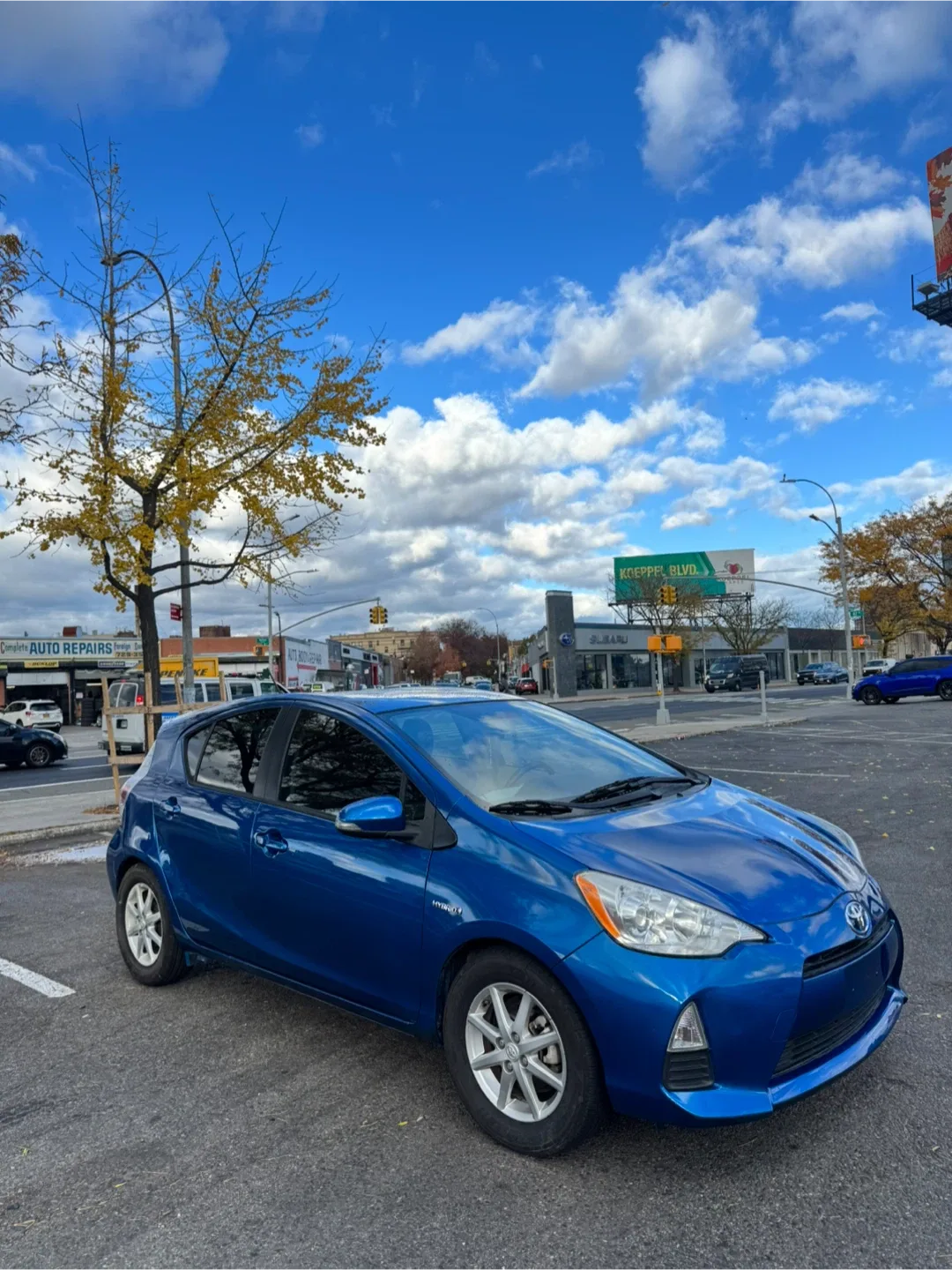 2012 Toyota Prius C Hatchback image indicator(3)