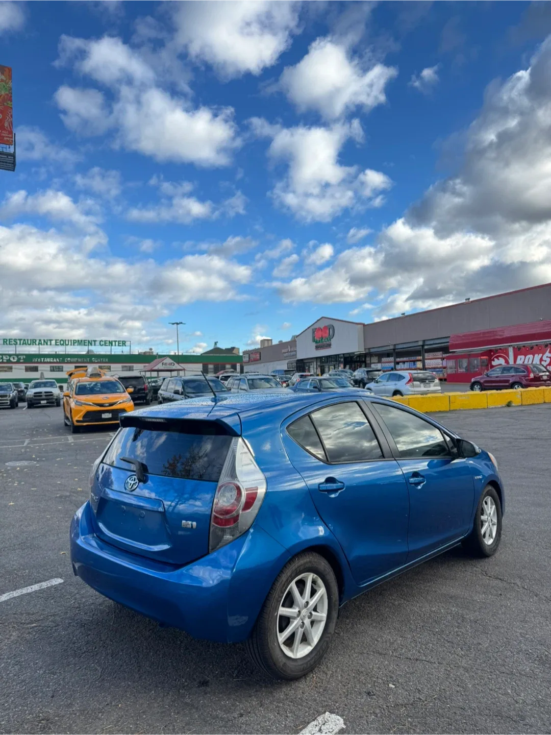 2012 Toyota Prius C Hatchback image indicator(4)