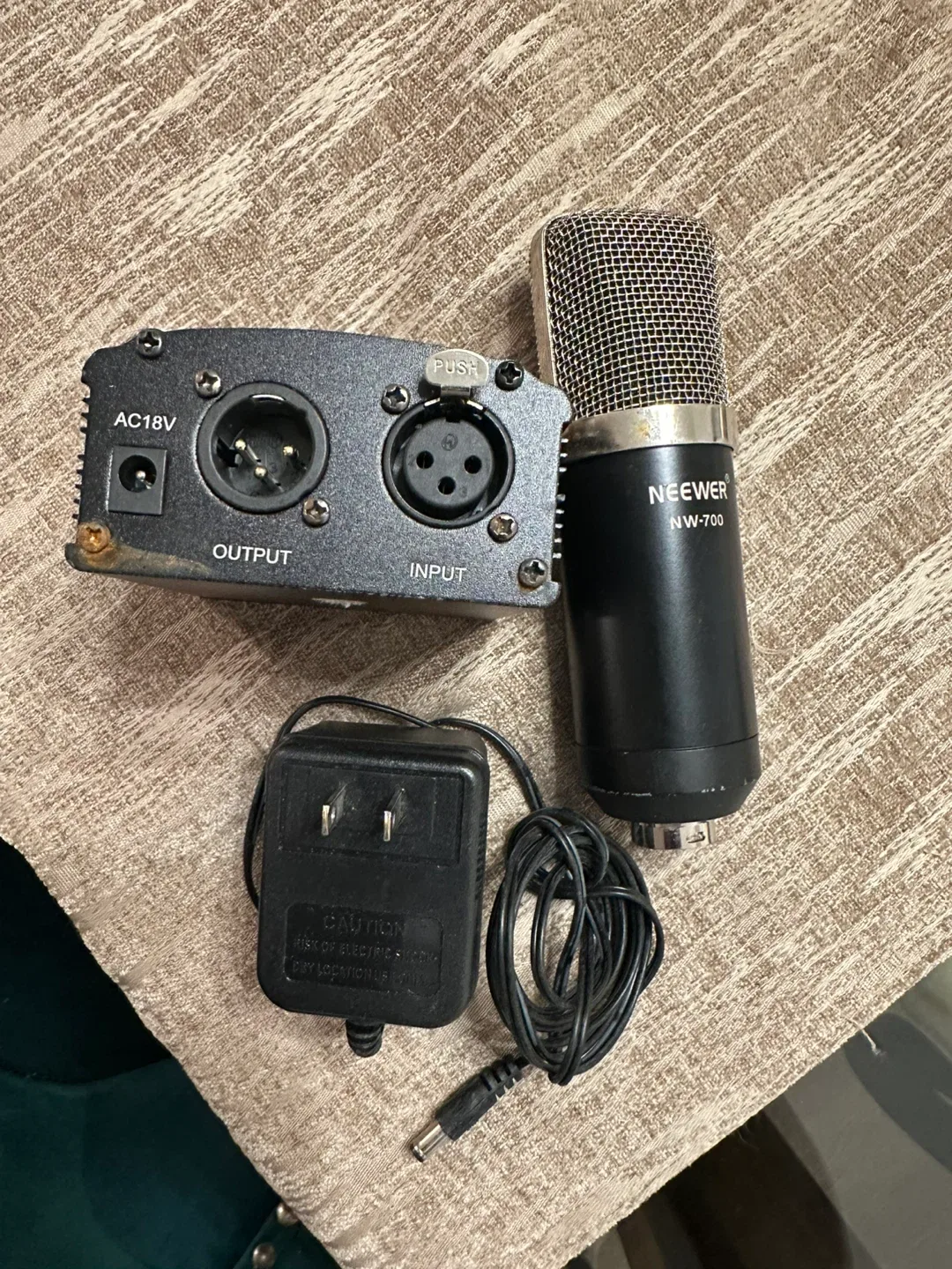 NEEWER NW-700 Microphone Set image indicator(2)