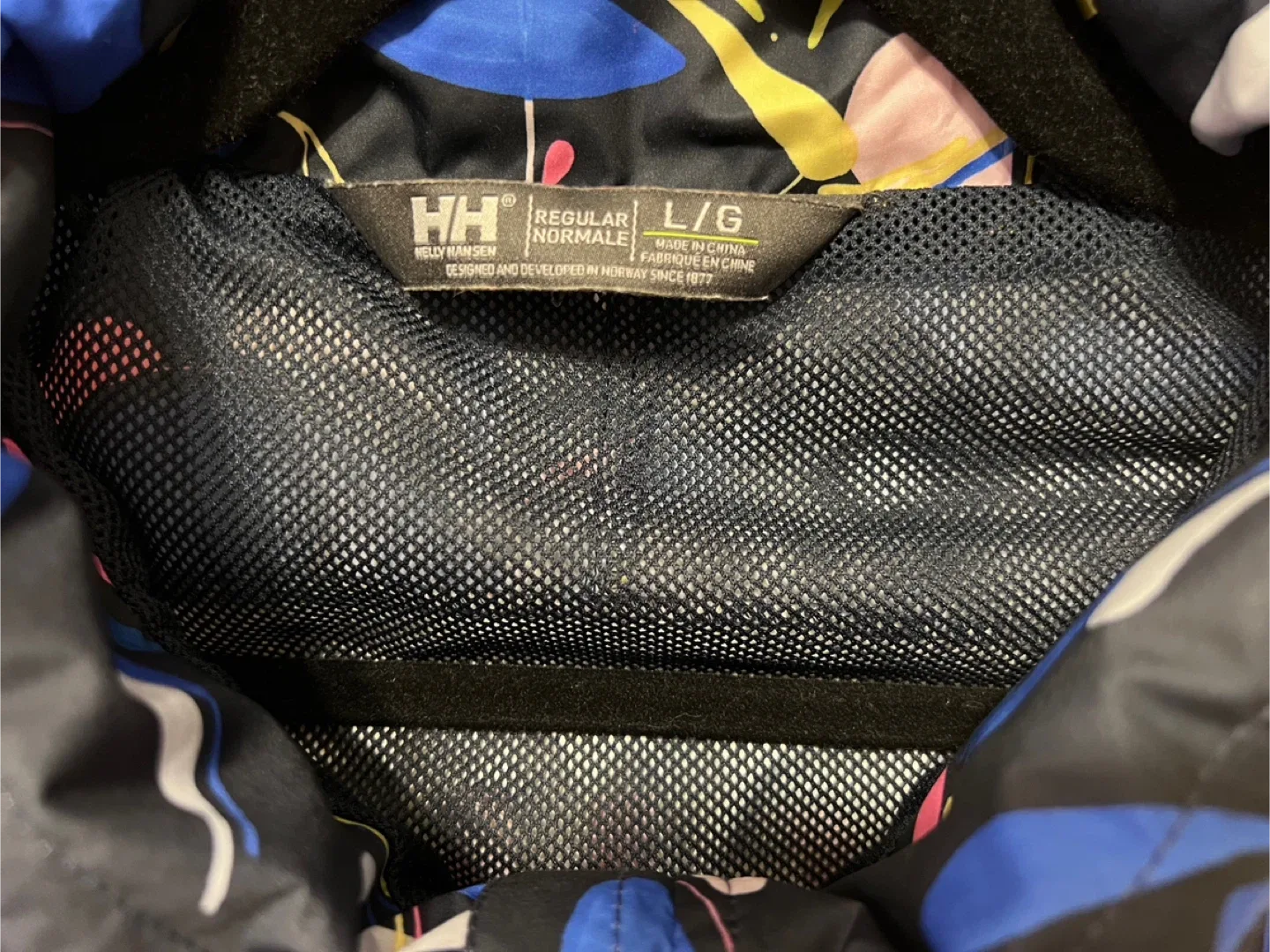 Helly Hansen Women’s Windbreaker Jacket – Size Large – Like New image indicator(10)