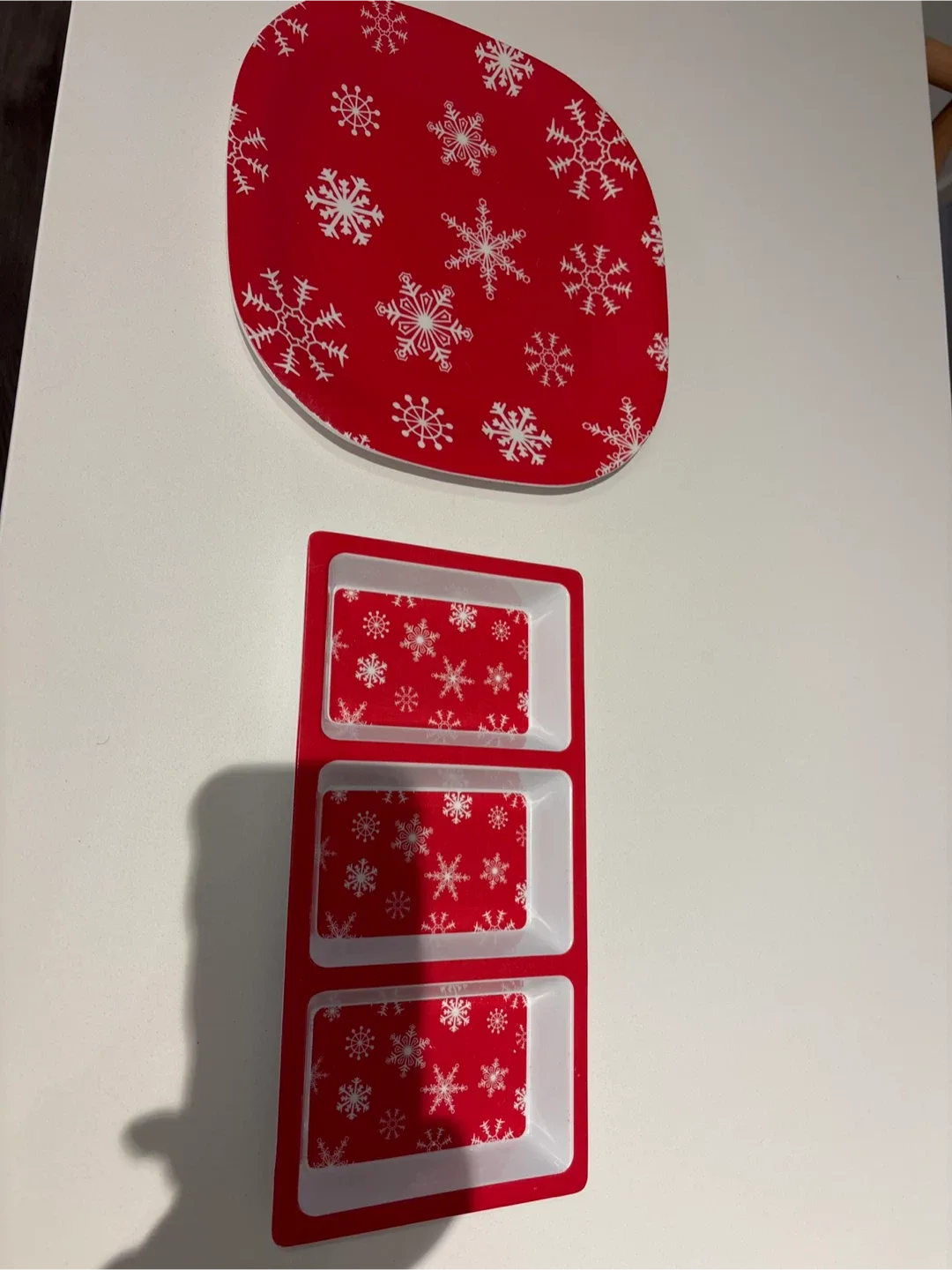 Red Snowflake Serving Dishes