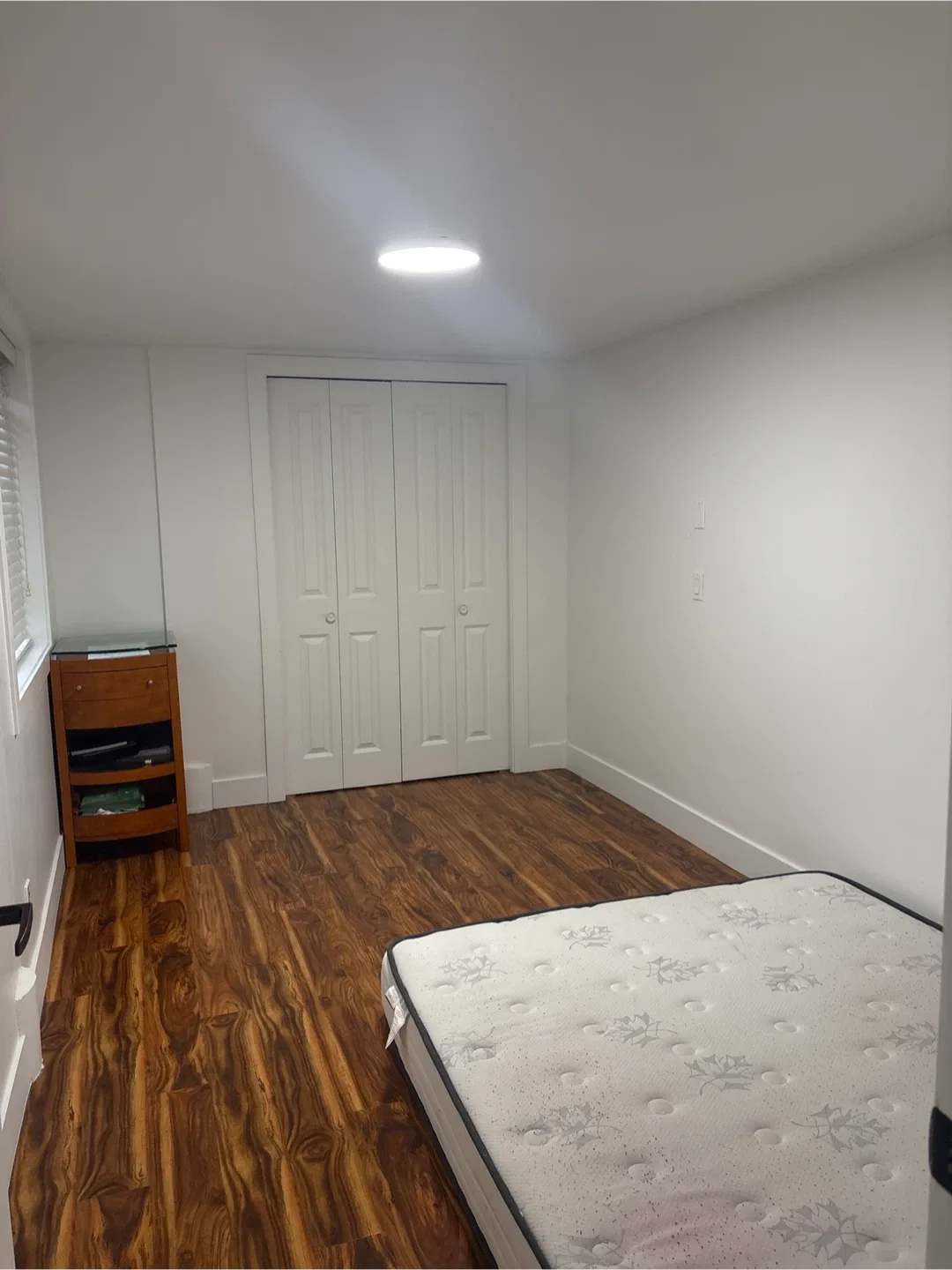 Room for rent image indicator(5)