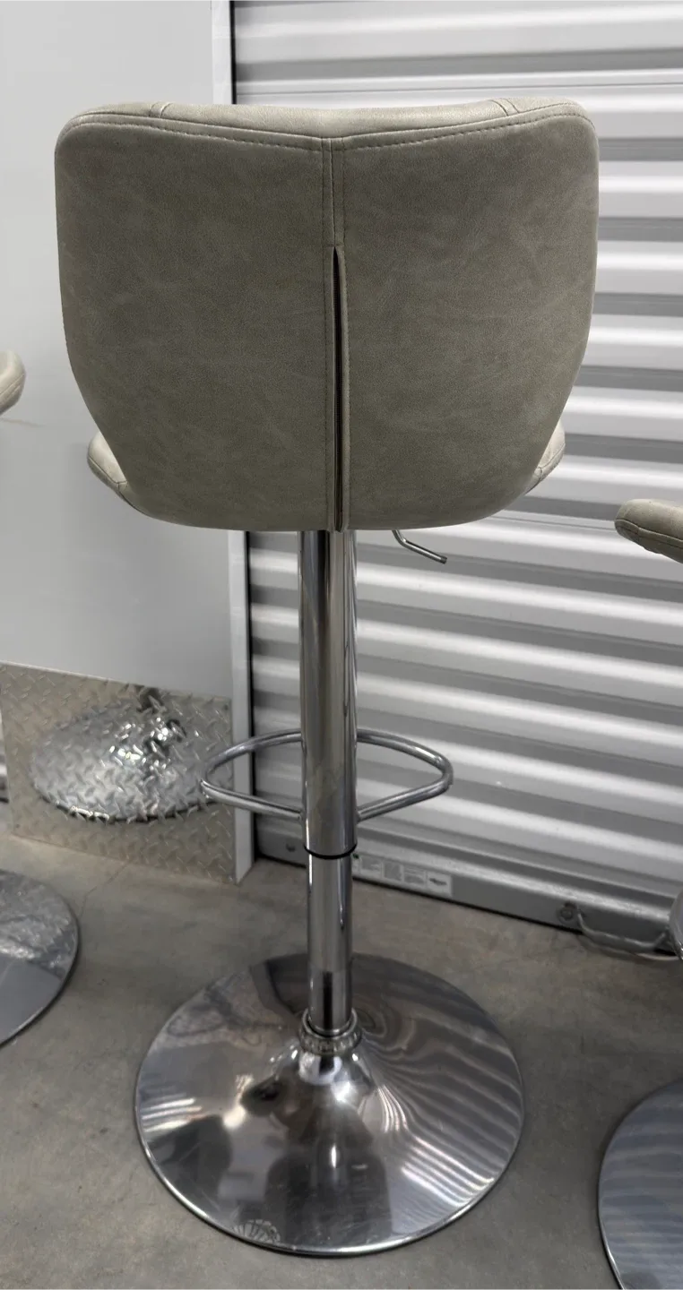Set of 3 Adjustable Height Bar Stools image indicator(5)