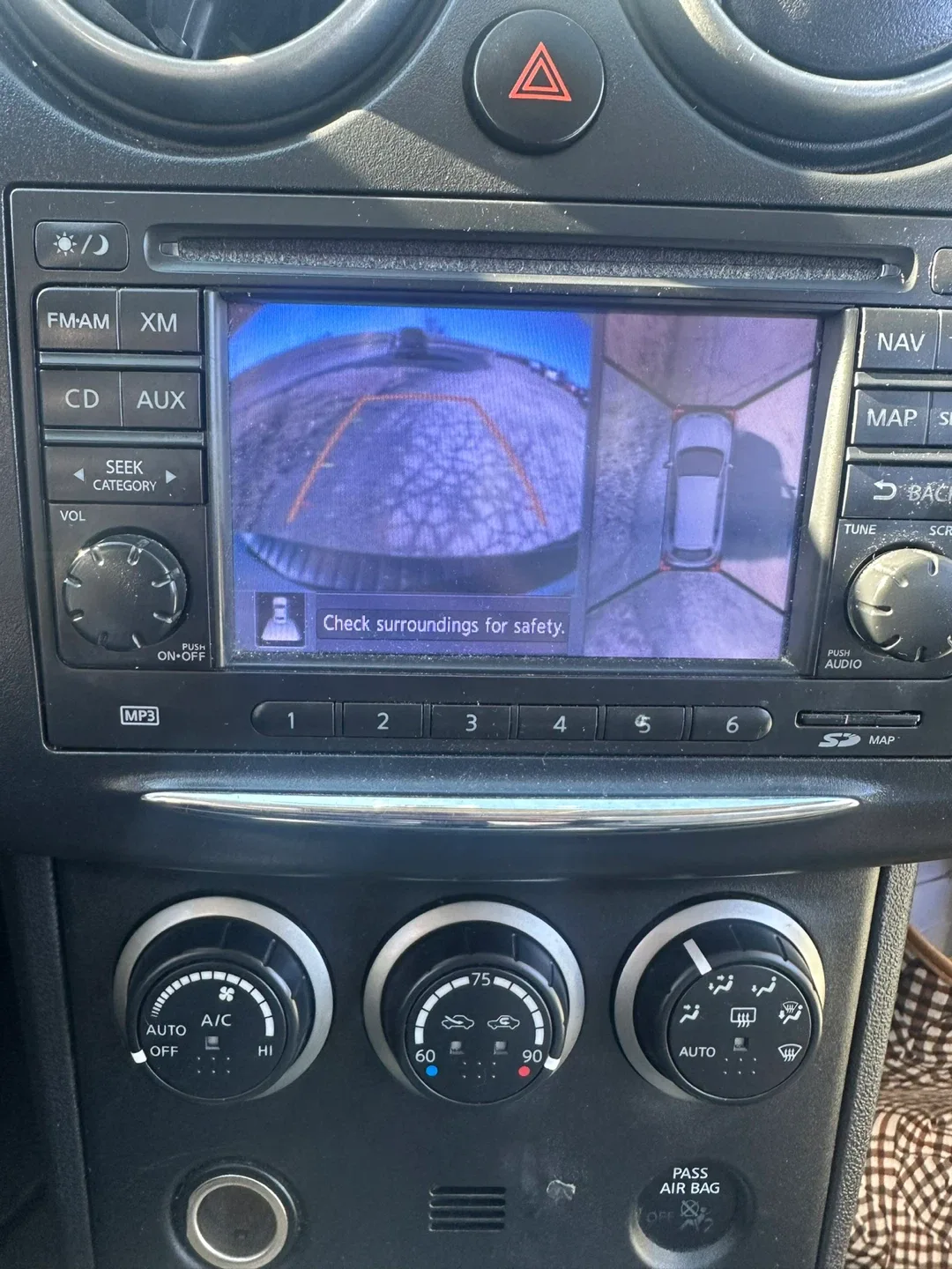 Nissan Rogue SUV - White image indicator(5)