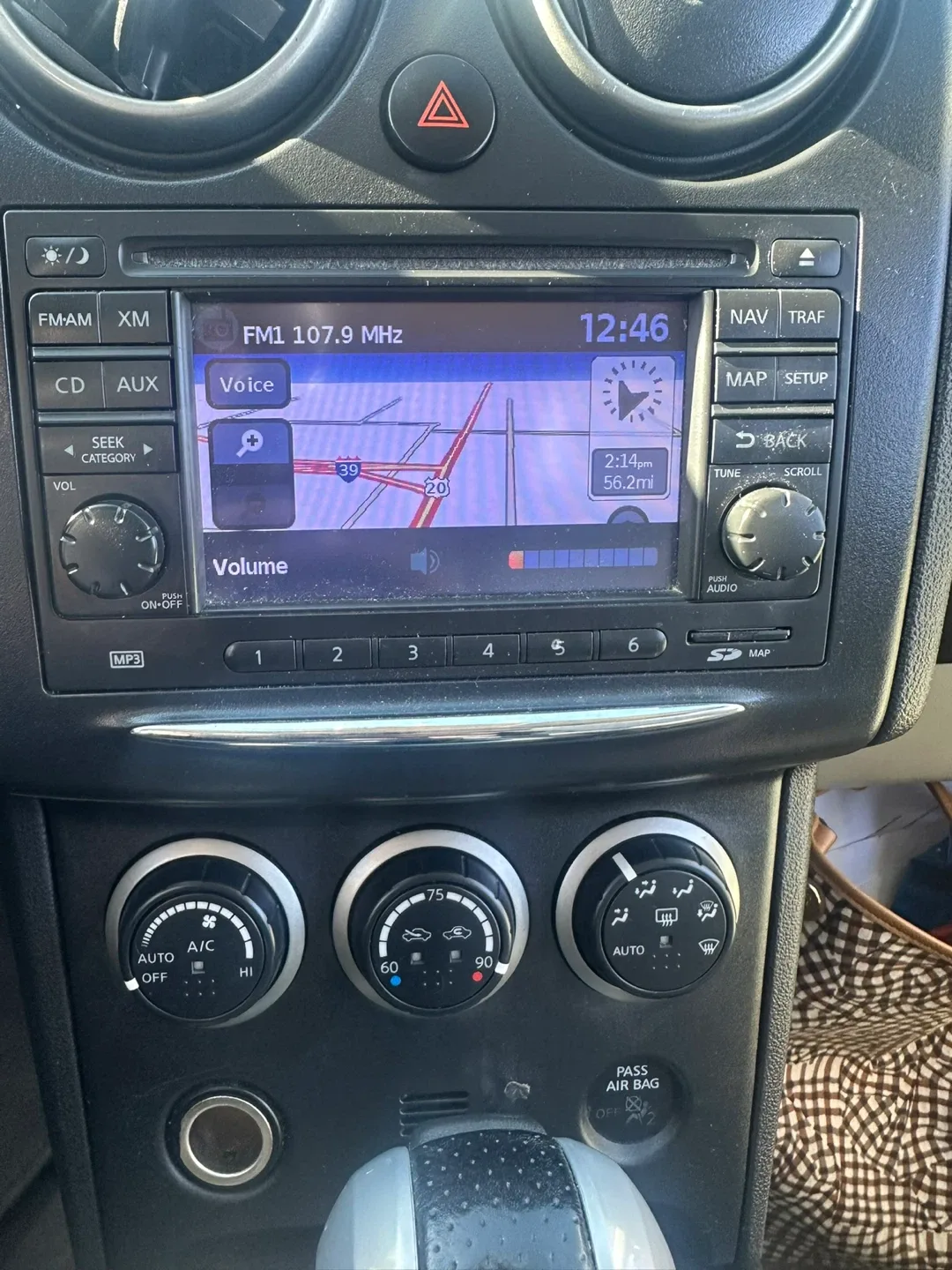 Nissan Rogue SUV - White image indicator(7)