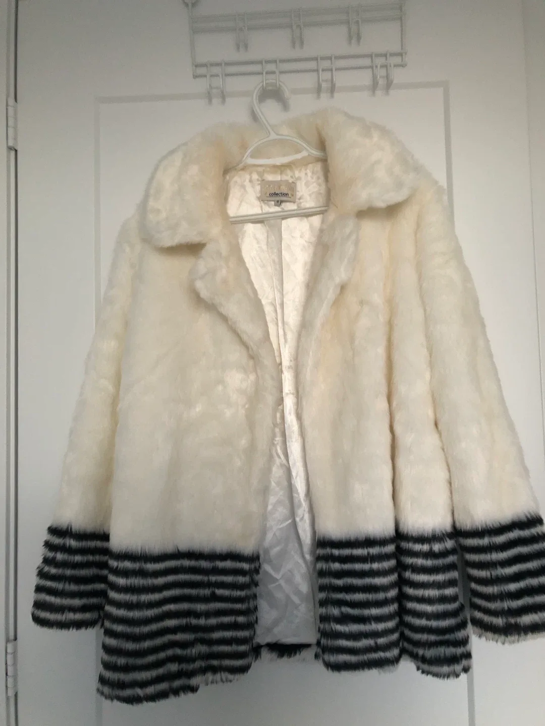 Vintage Boutique Collection Faux Fur Coat - Size 10