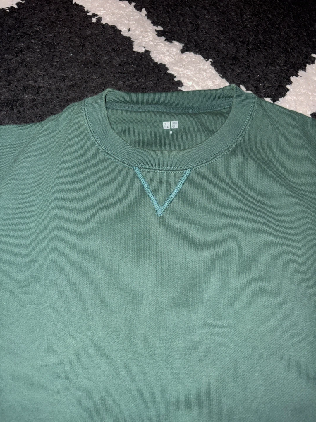 Uniqlo Crew Neck Long Sleeve Shirt - Green - photo 3