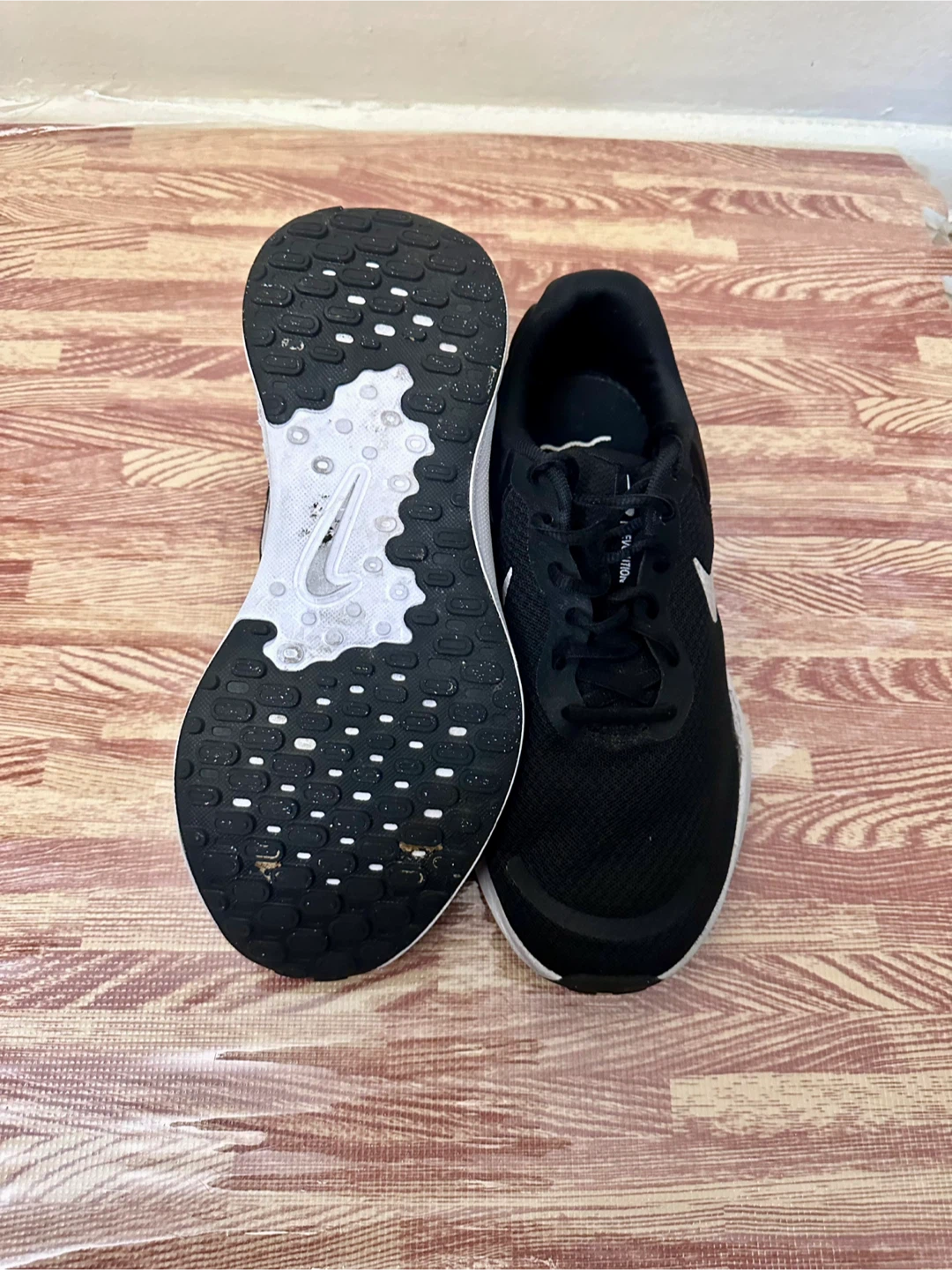 Nike Revolution 6 Black Running Shoes - Size 8.5 - photo 5