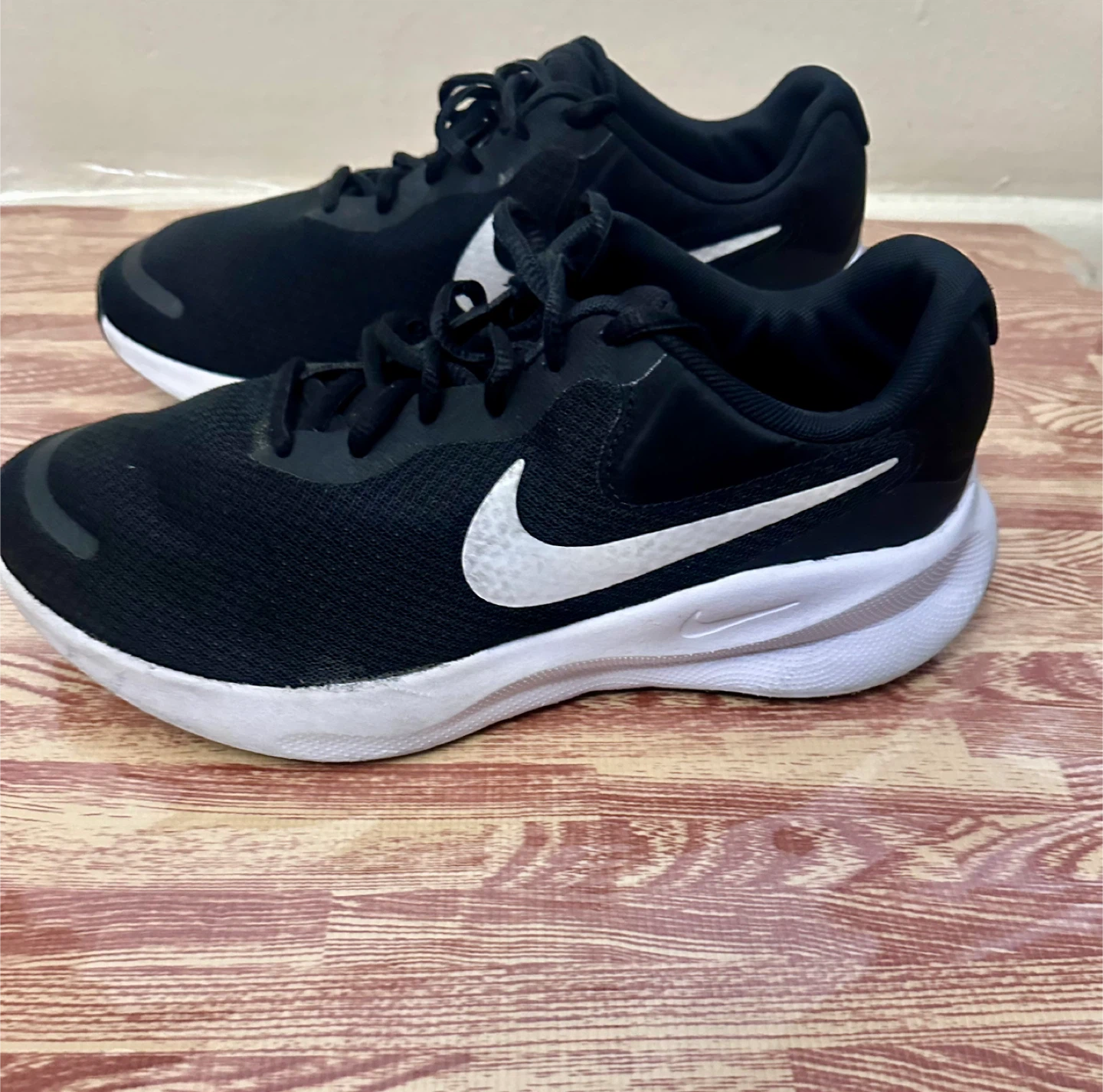 Nike Revolution 6 Black Running Shoes - Size 8.5 - photo 4
