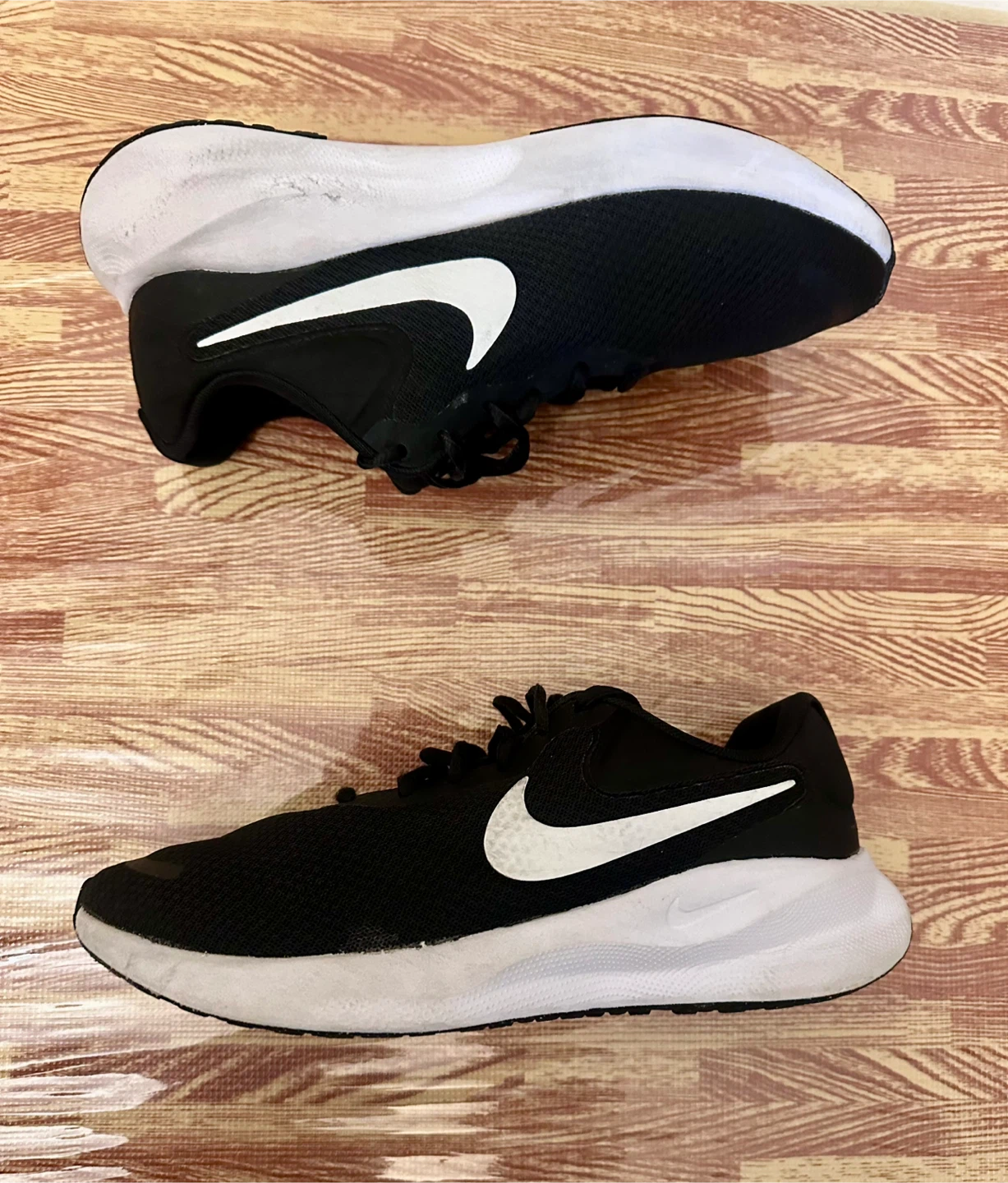 Nike Revolution 6 Black Running Shoes - Size 8.5 - photo 3