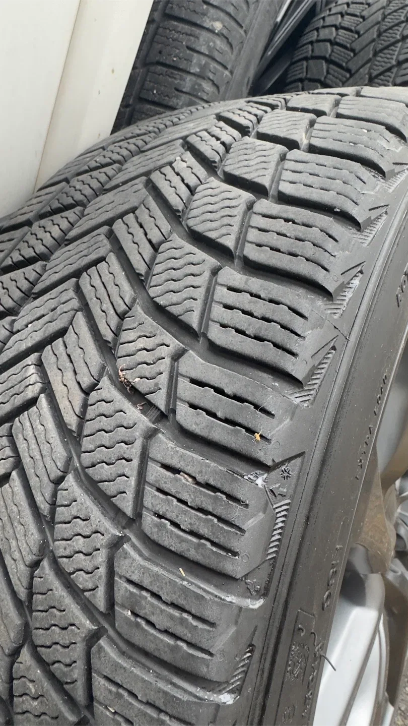 Michelin 235/45R18 Winter Tires on Rims image indicator(4)