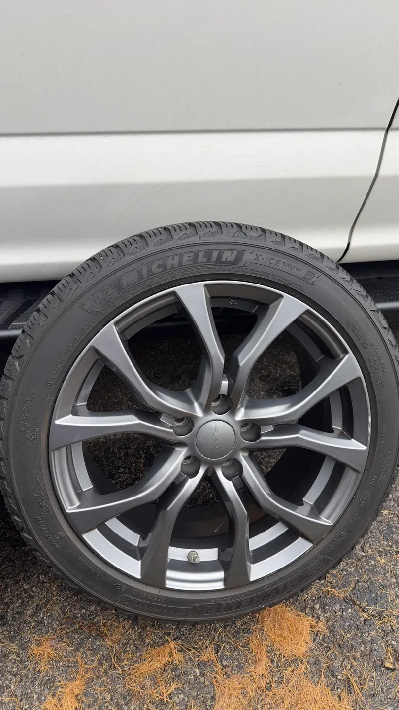 Michelin 235/45R18 Winter Tires on Rims image indicator(7)