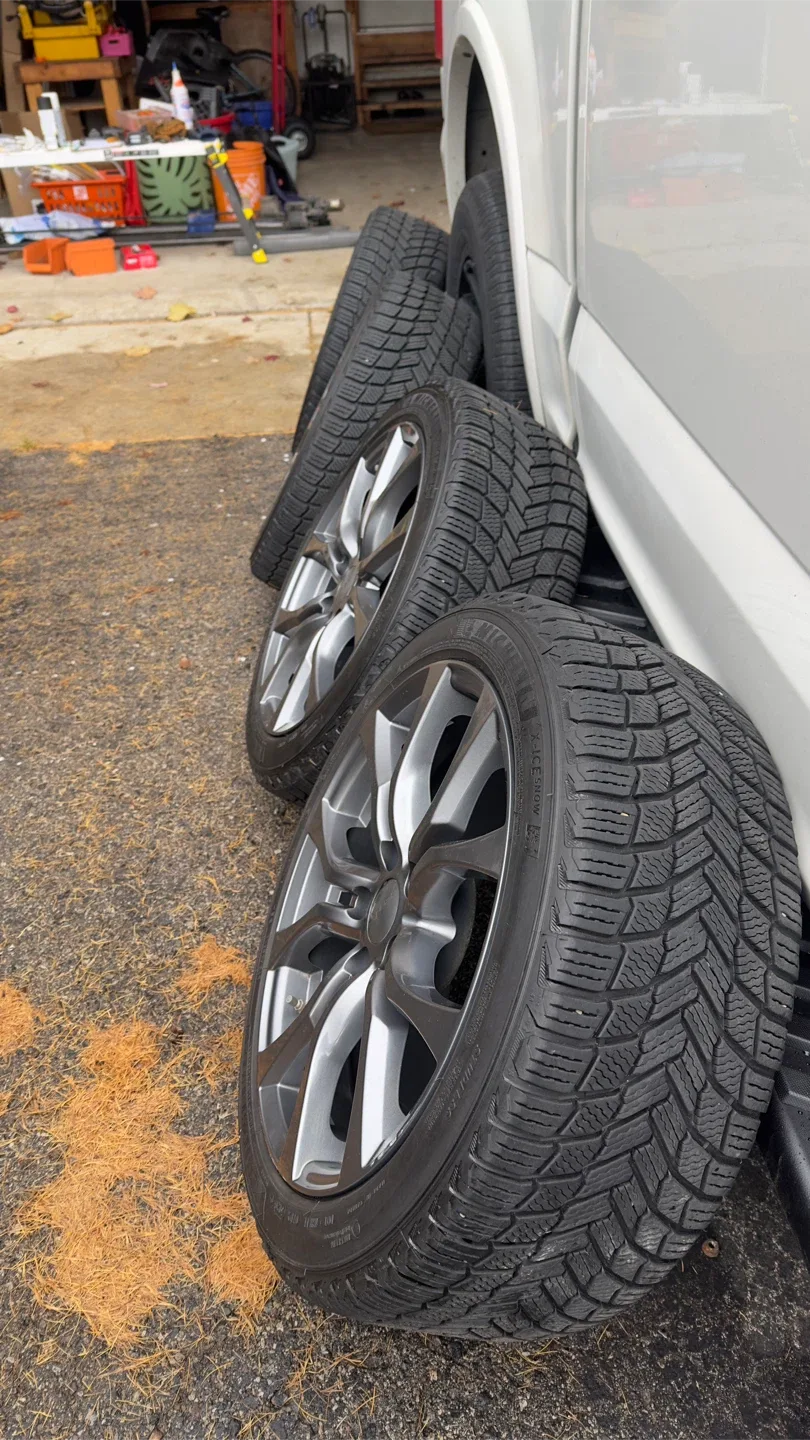 Michelin 235/45R18 Winter Tires on Rims image indicator(8)