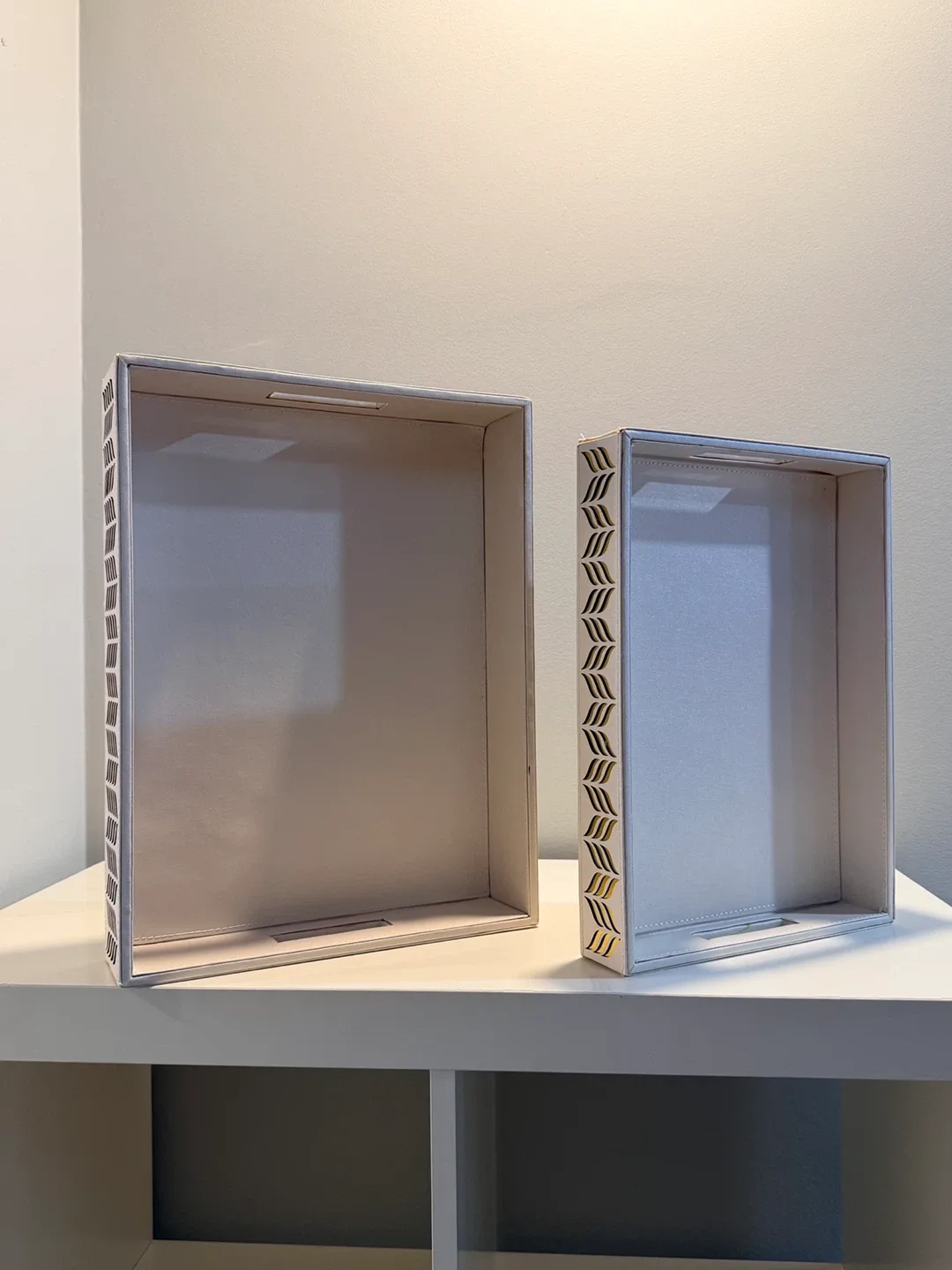 Holiday/ Christmas gift- Decorative Trays Set image indicator(3)