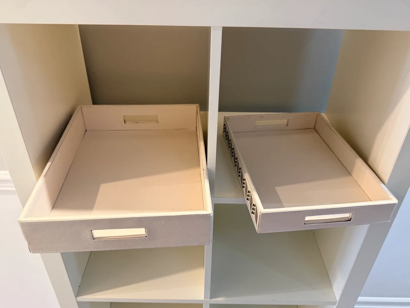 Holiday/ Christmas gift- Decorative Trays Set image indicator(2)