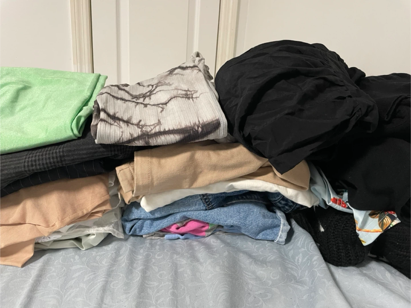 Closet clean out women’s clothes