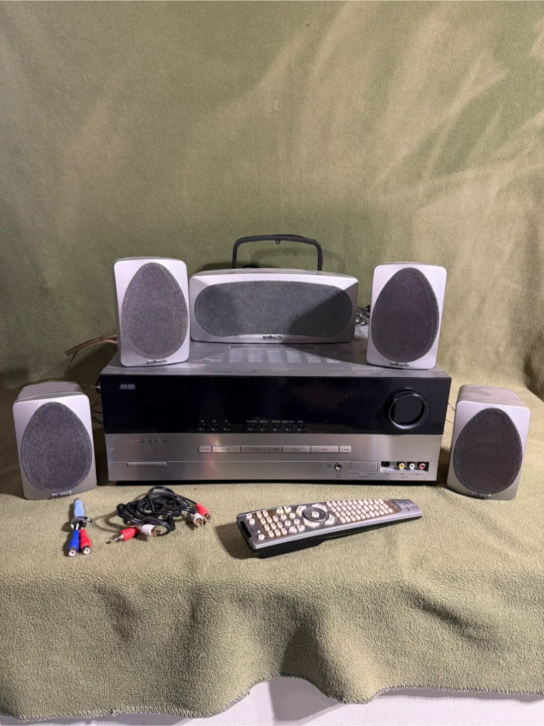 Harmon Kardon/Polk Audio (Package Deal) image indicator(3)