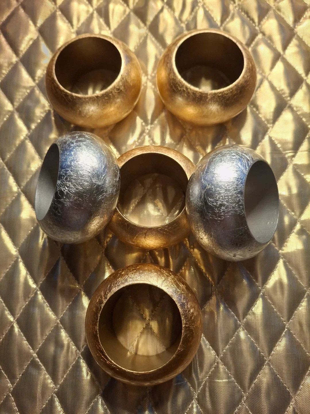 Set of 6 gold and silver napkin rings image indicator(4)