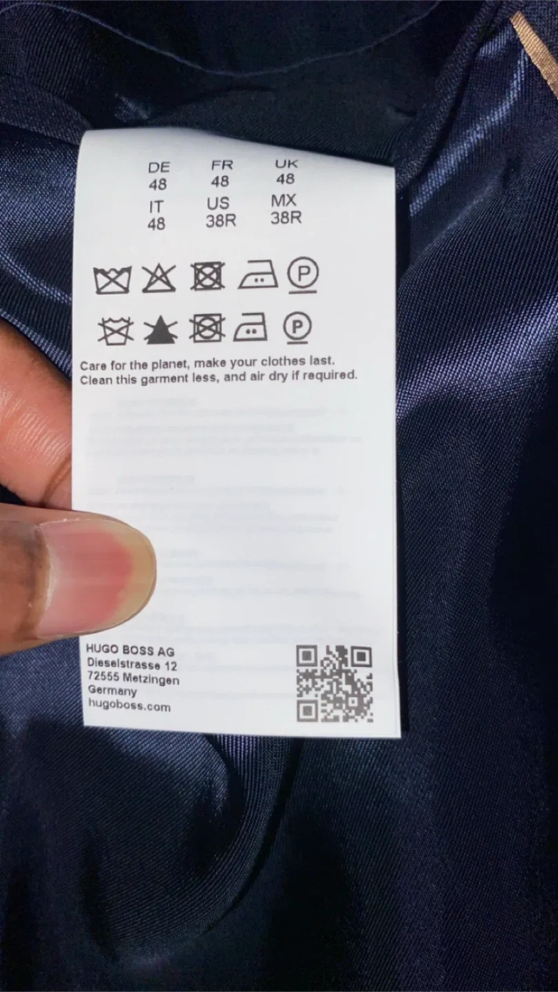 Hugo Boss Navy Blazer - Size 38R image indicator(2)