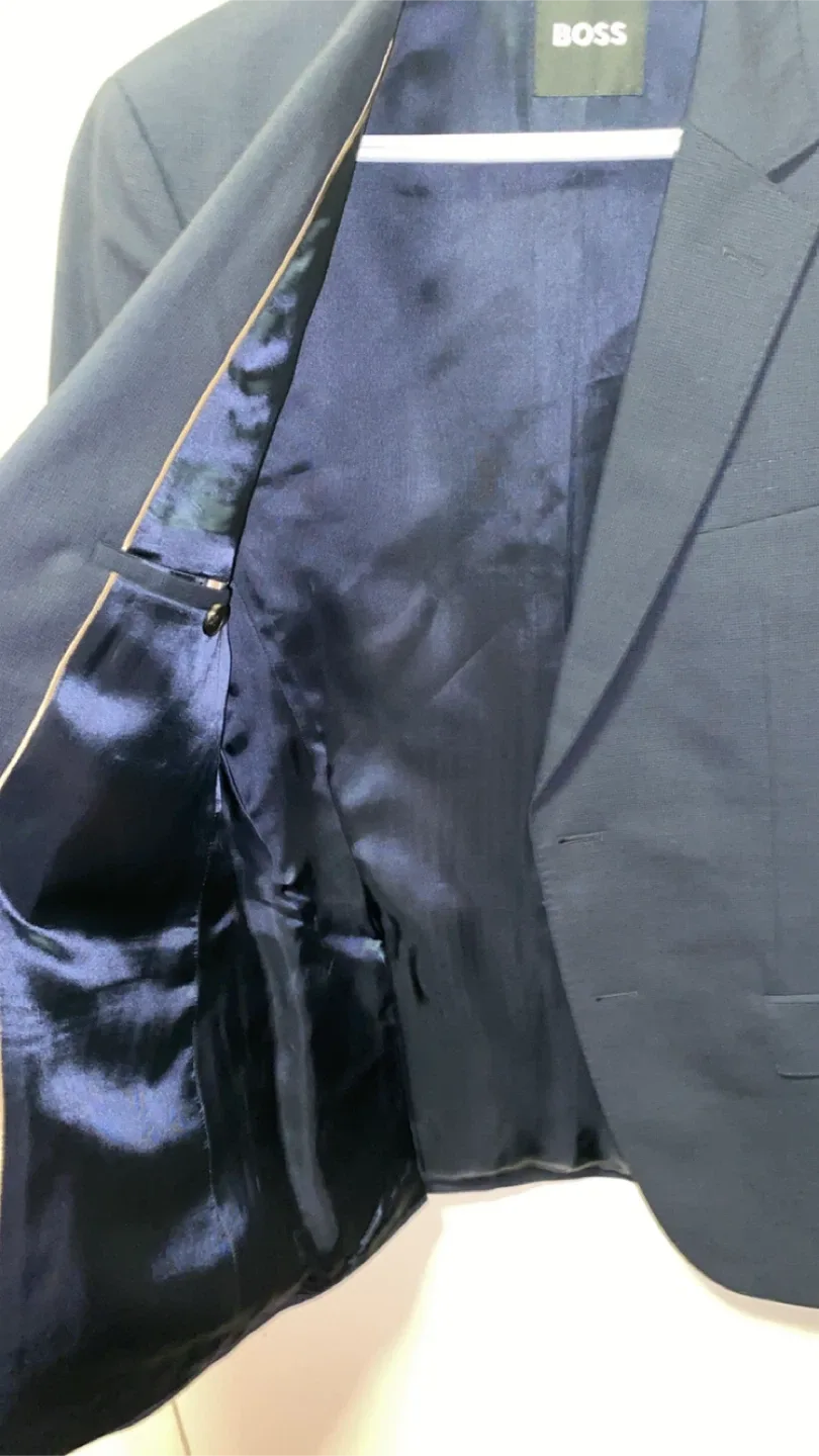 Hugo Boss Navy Blazer - Size 38R image indicator(3)