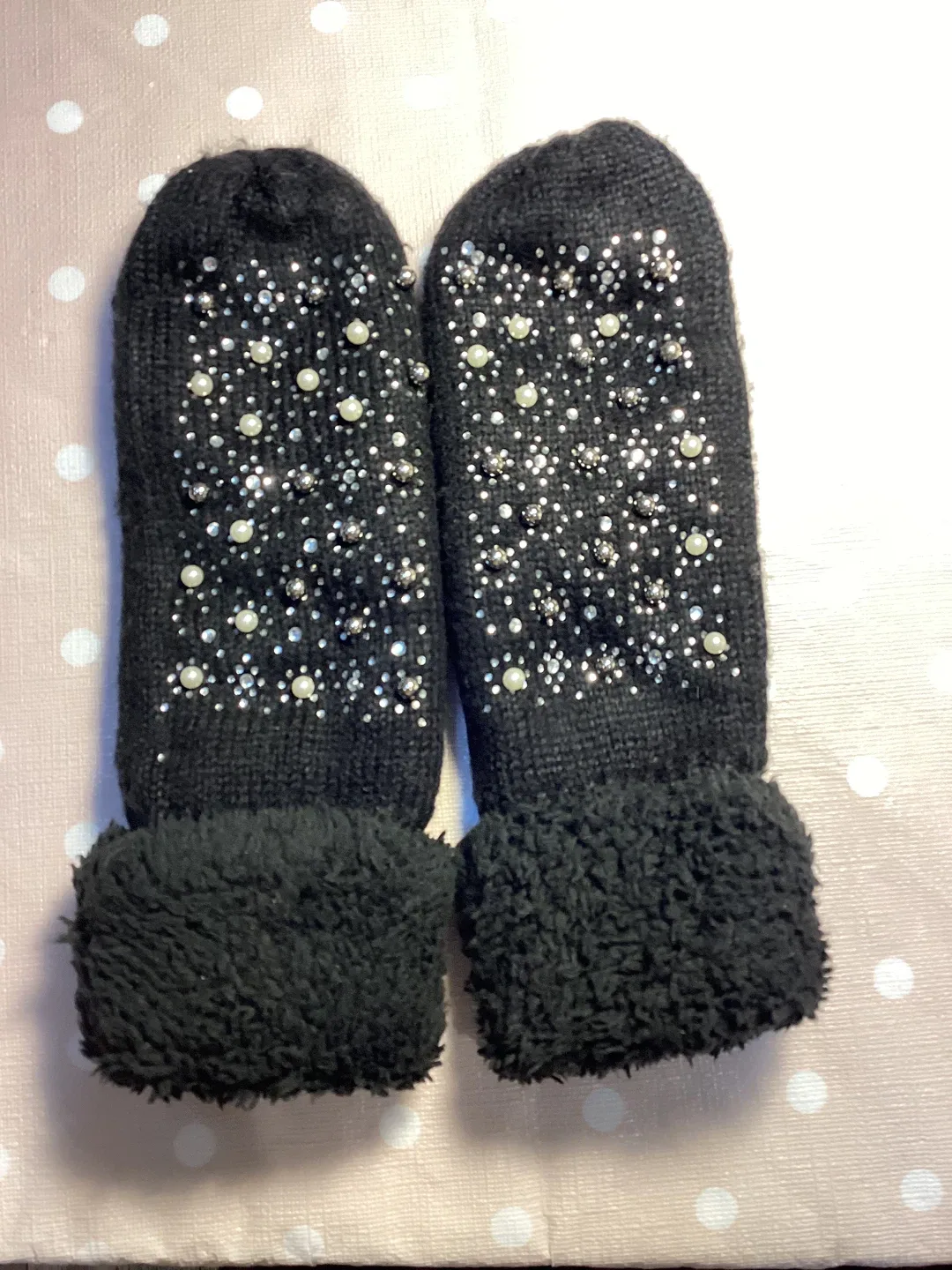 NORTHERN REFLECTIONS BLACK MITTENS thumbnail