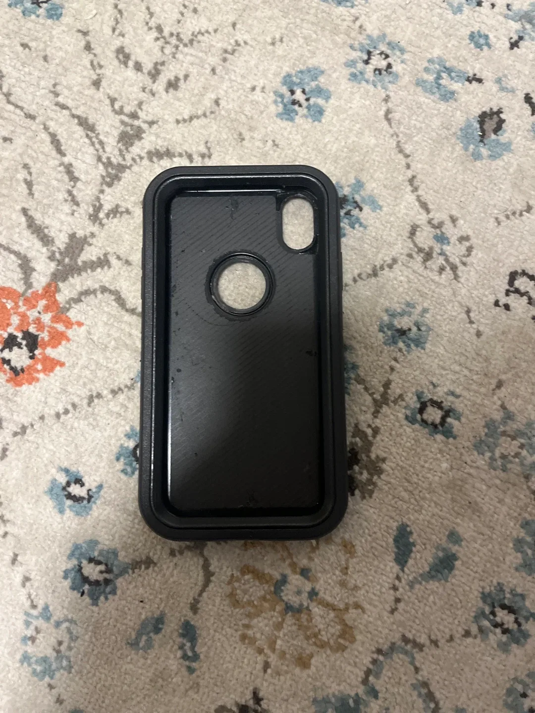 Black iPhone xr Otterbox Case image indicator(2)