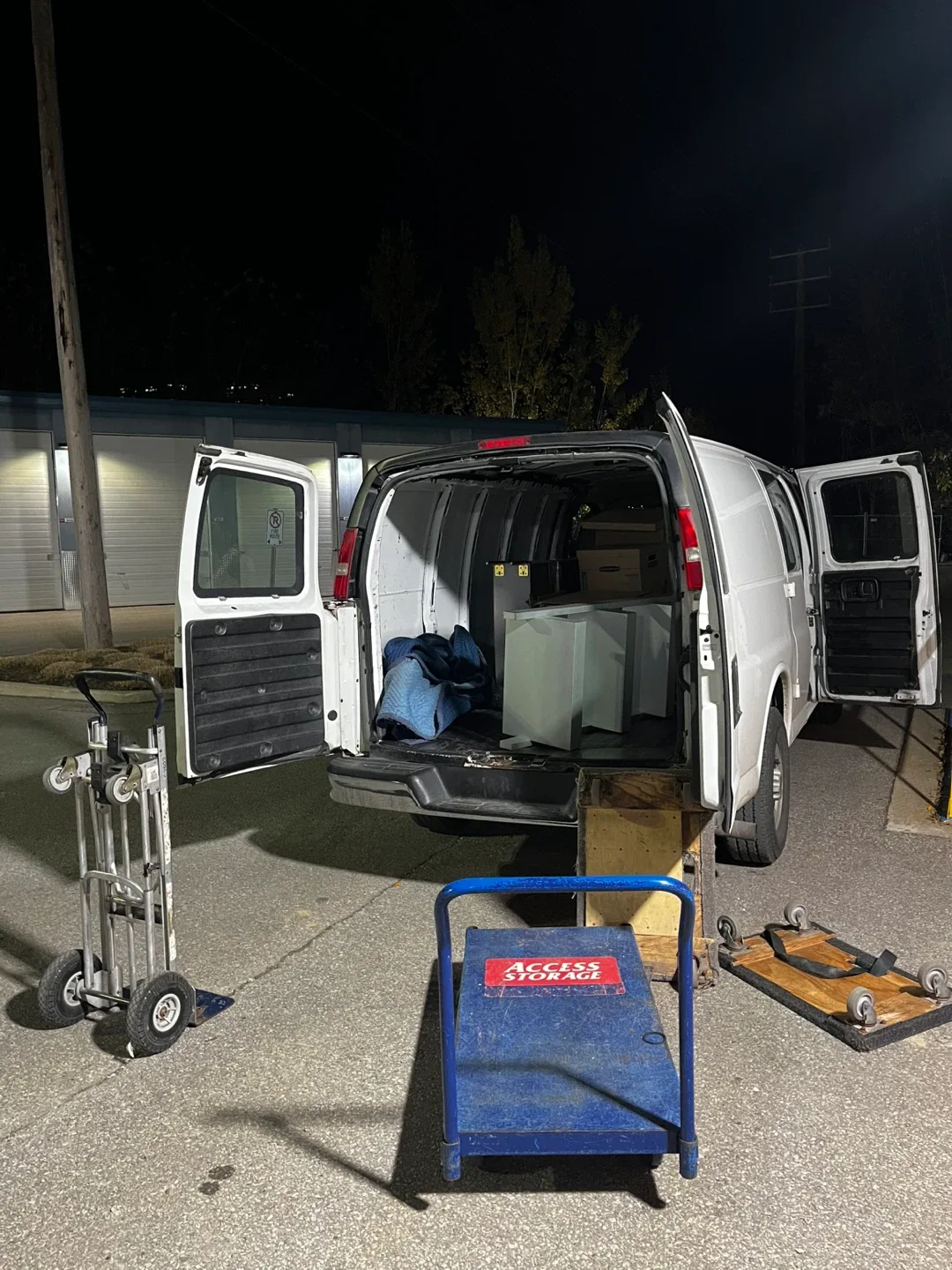 .M.O.V.E.R.S.  APPLIANCES AND FURNITURE.